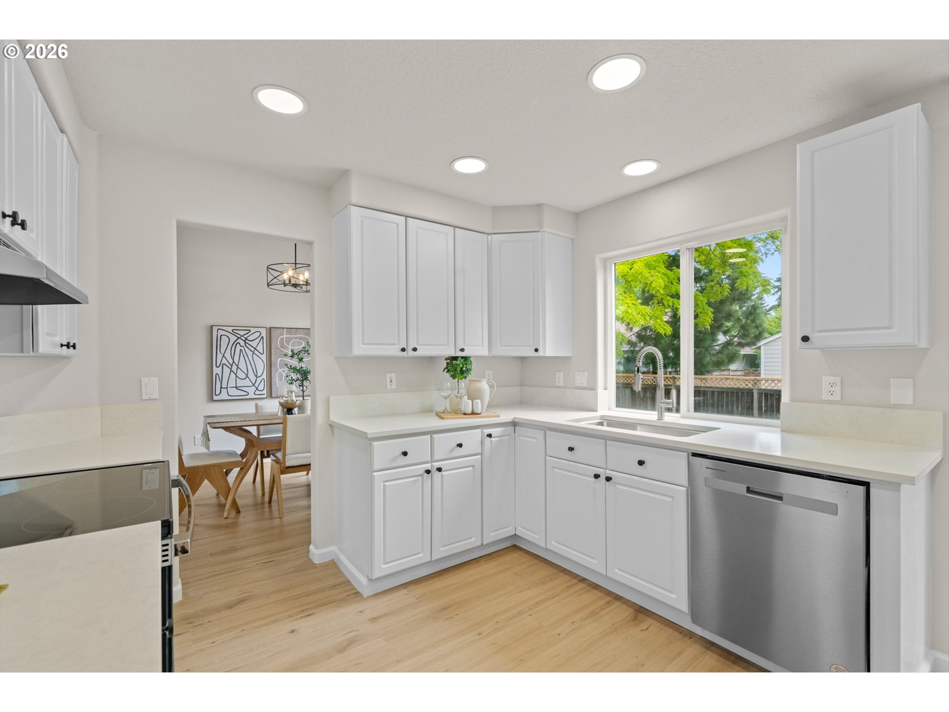 462 SW 211TH AVE