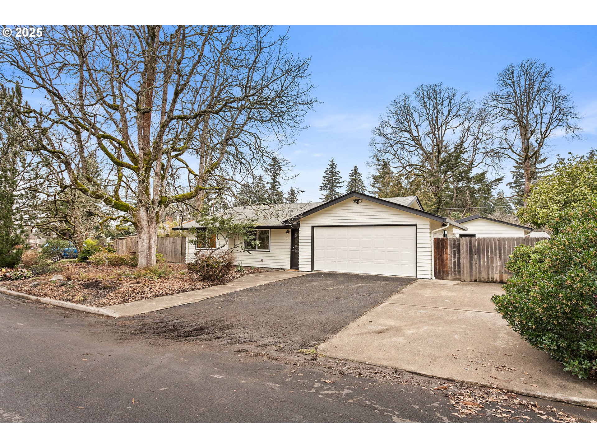 135 SW DEVONWOOD AVE