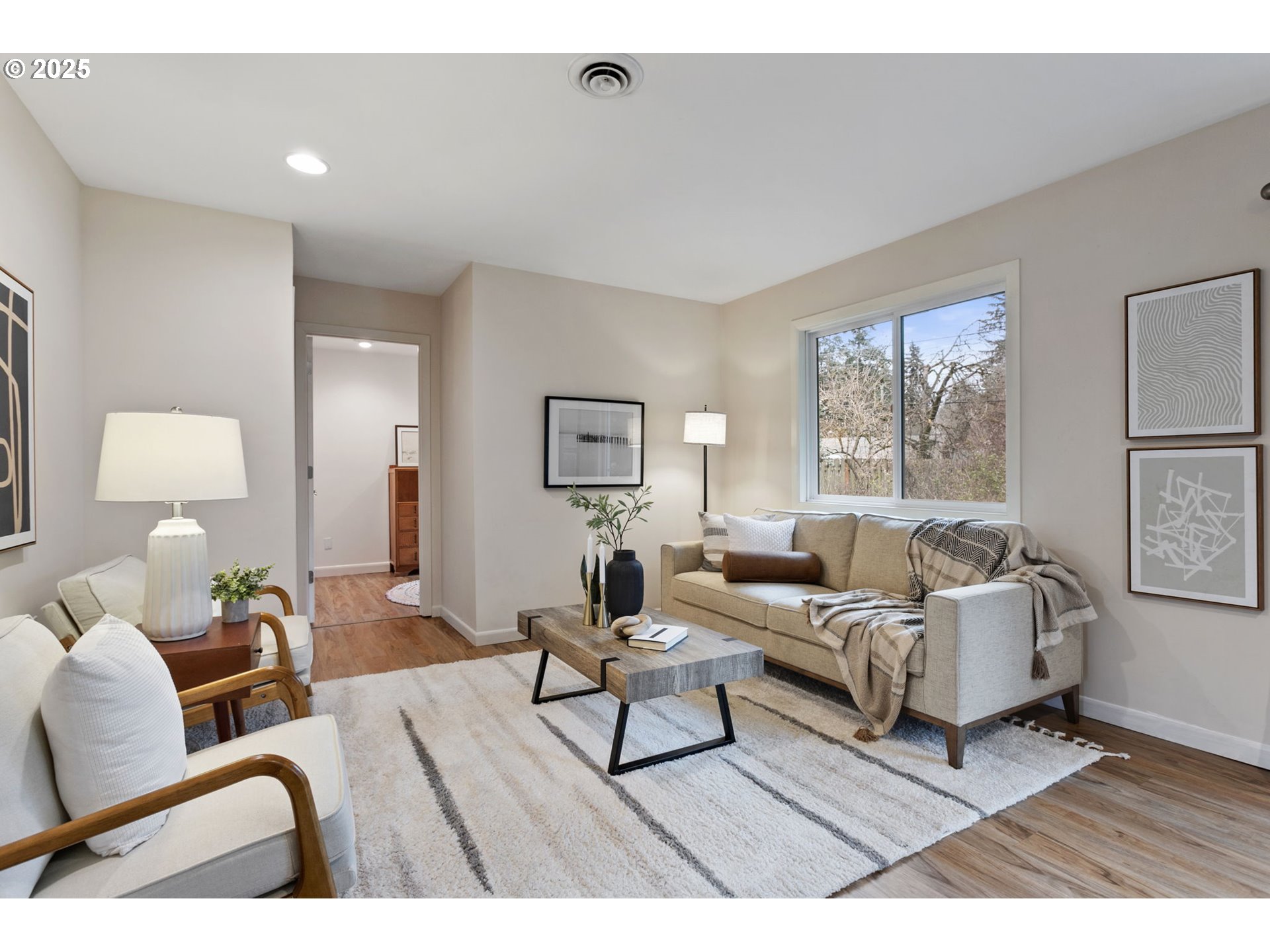 135 SW DEVONWOOD AVE