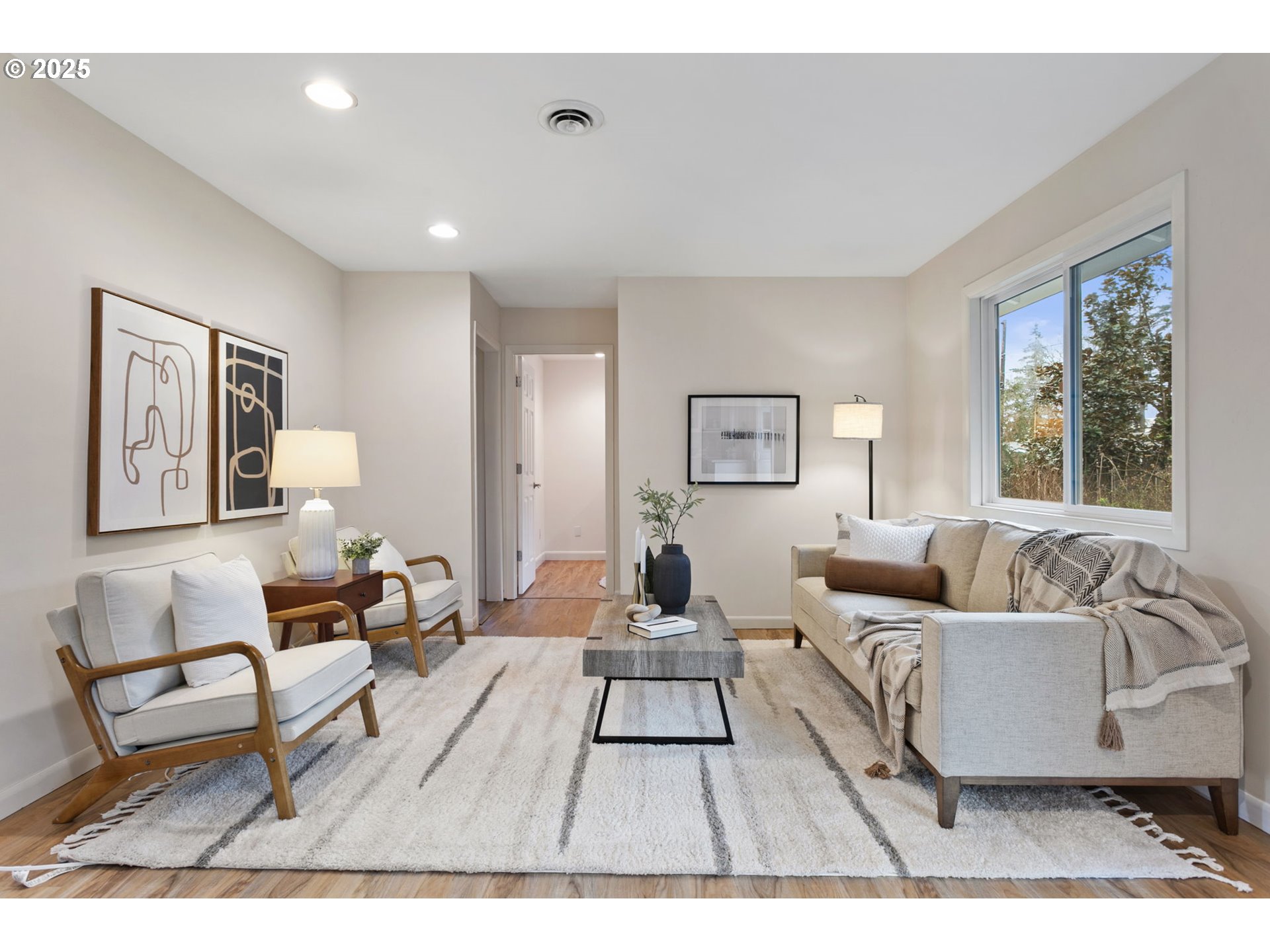 135 SW DEVONWOOD AVE