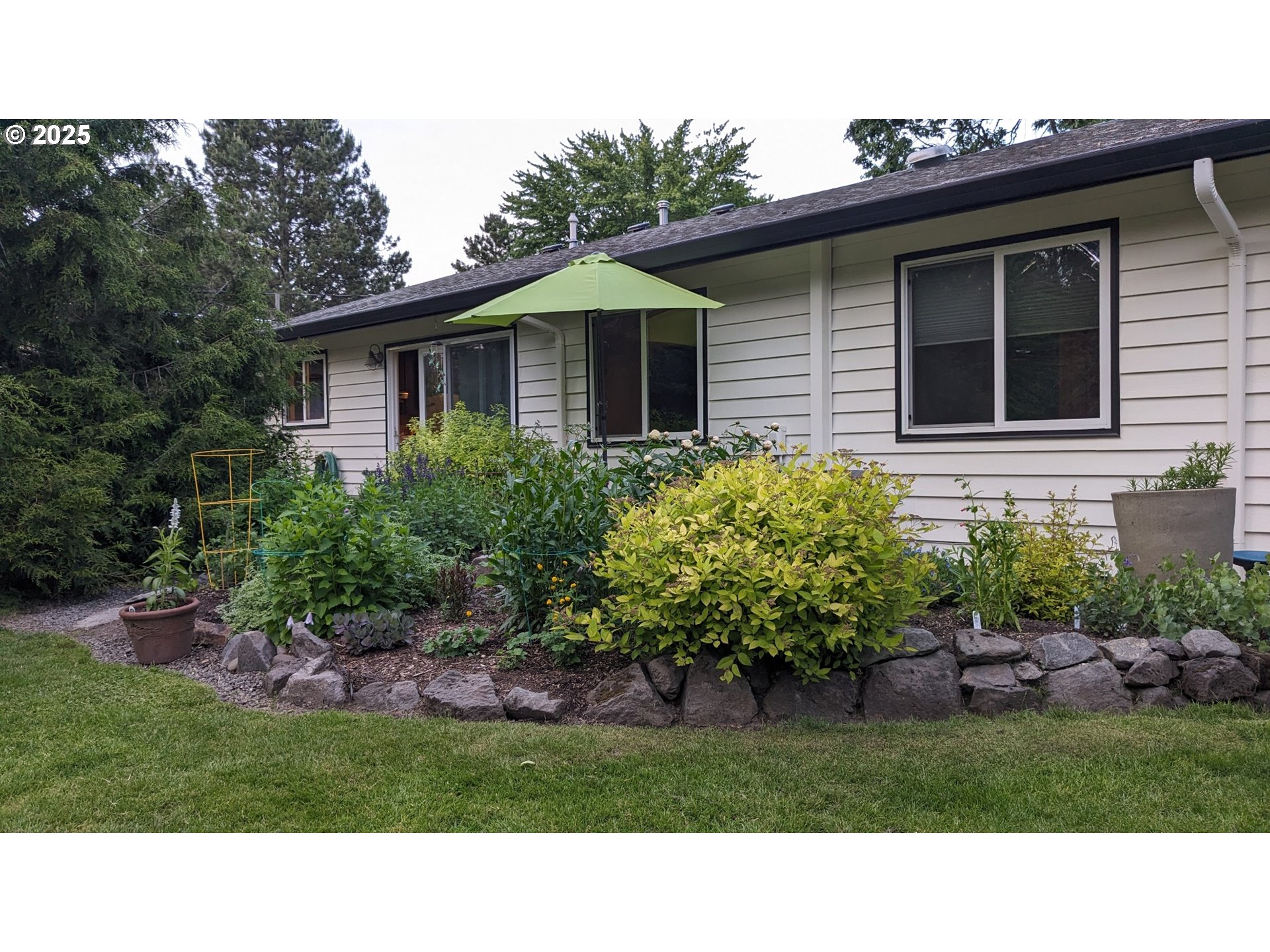 135 SW DEVONWOOD AVE