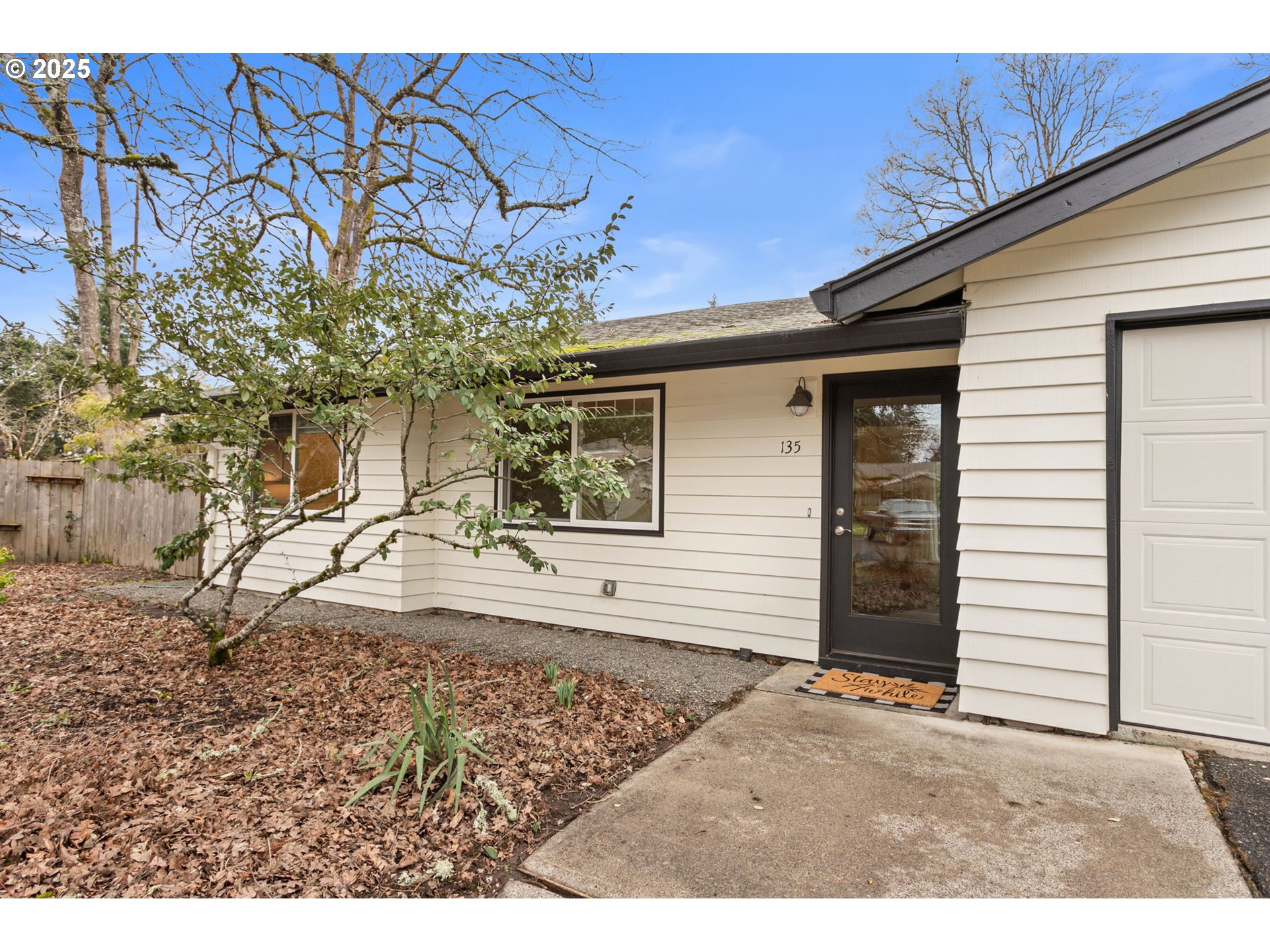 135 SW DEVONWOOD AVE