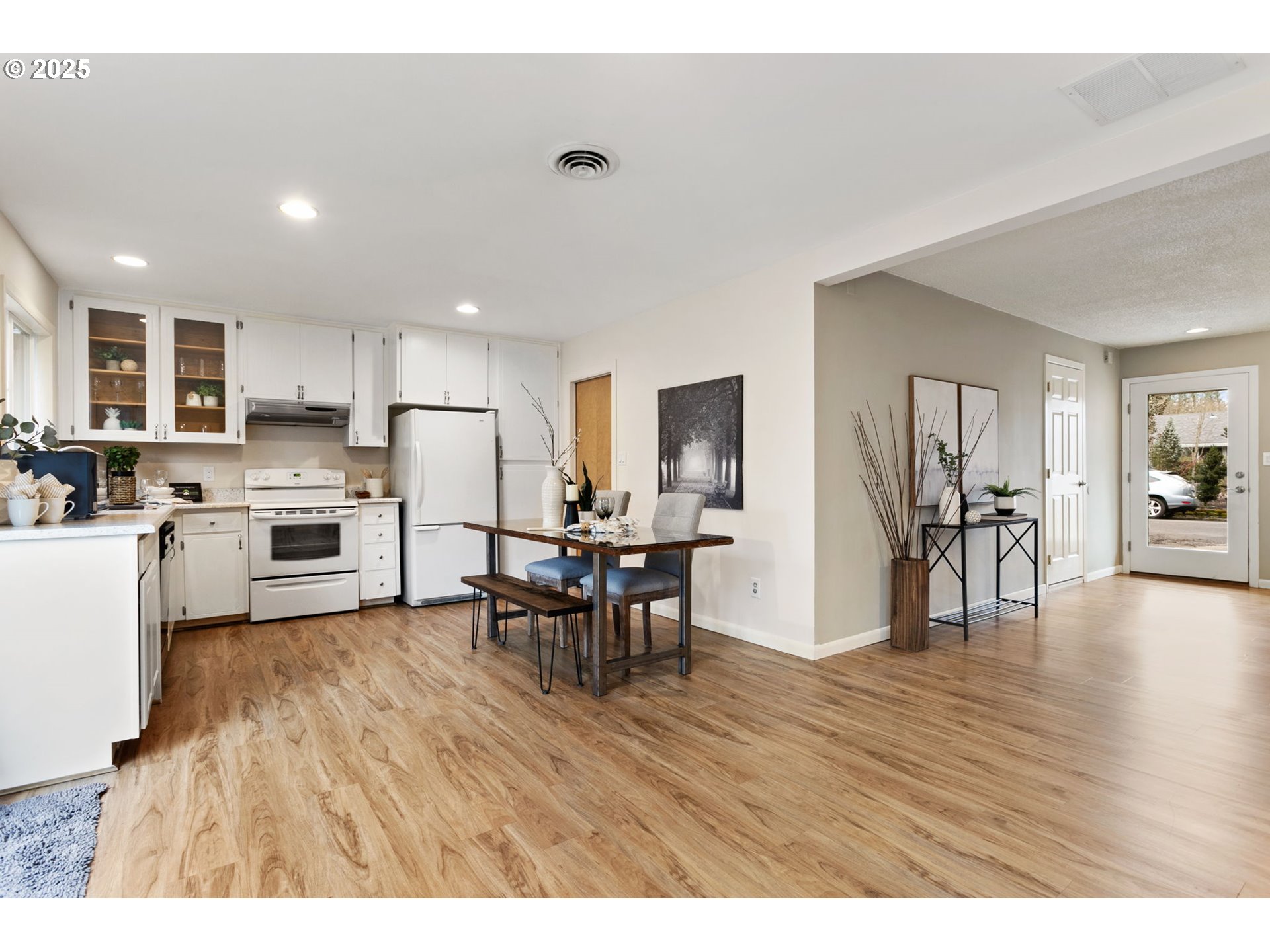 135 SW DEVONWOOD AVE