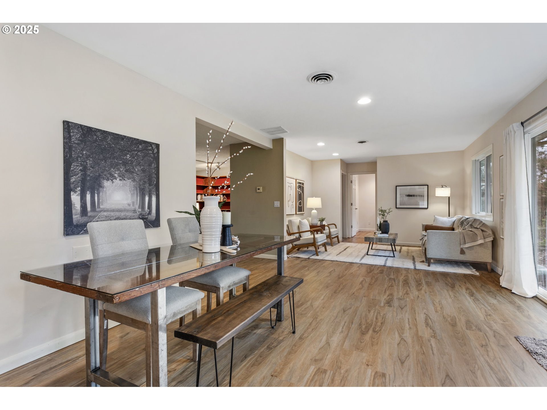 135 SW DEVONWOOD AVE