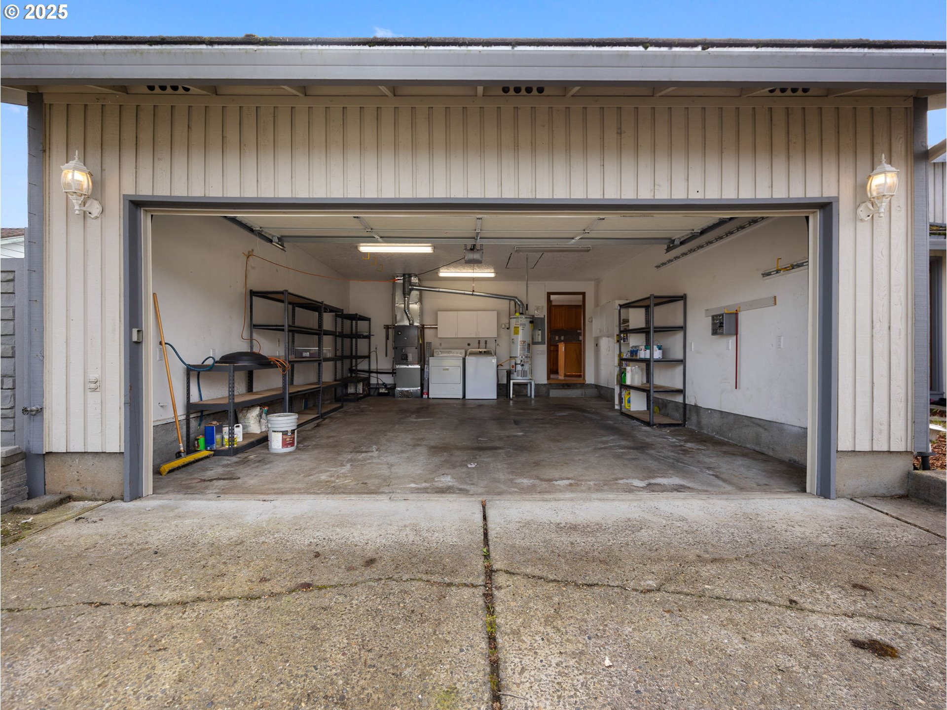 462 NE 24TH ST