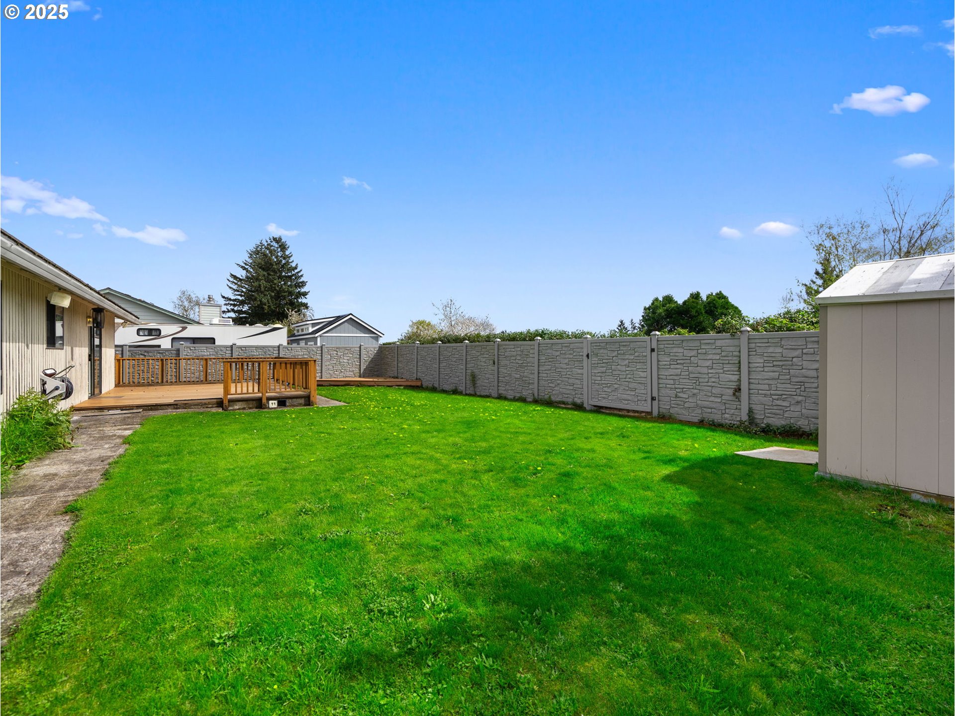 462 NE 24TH ST