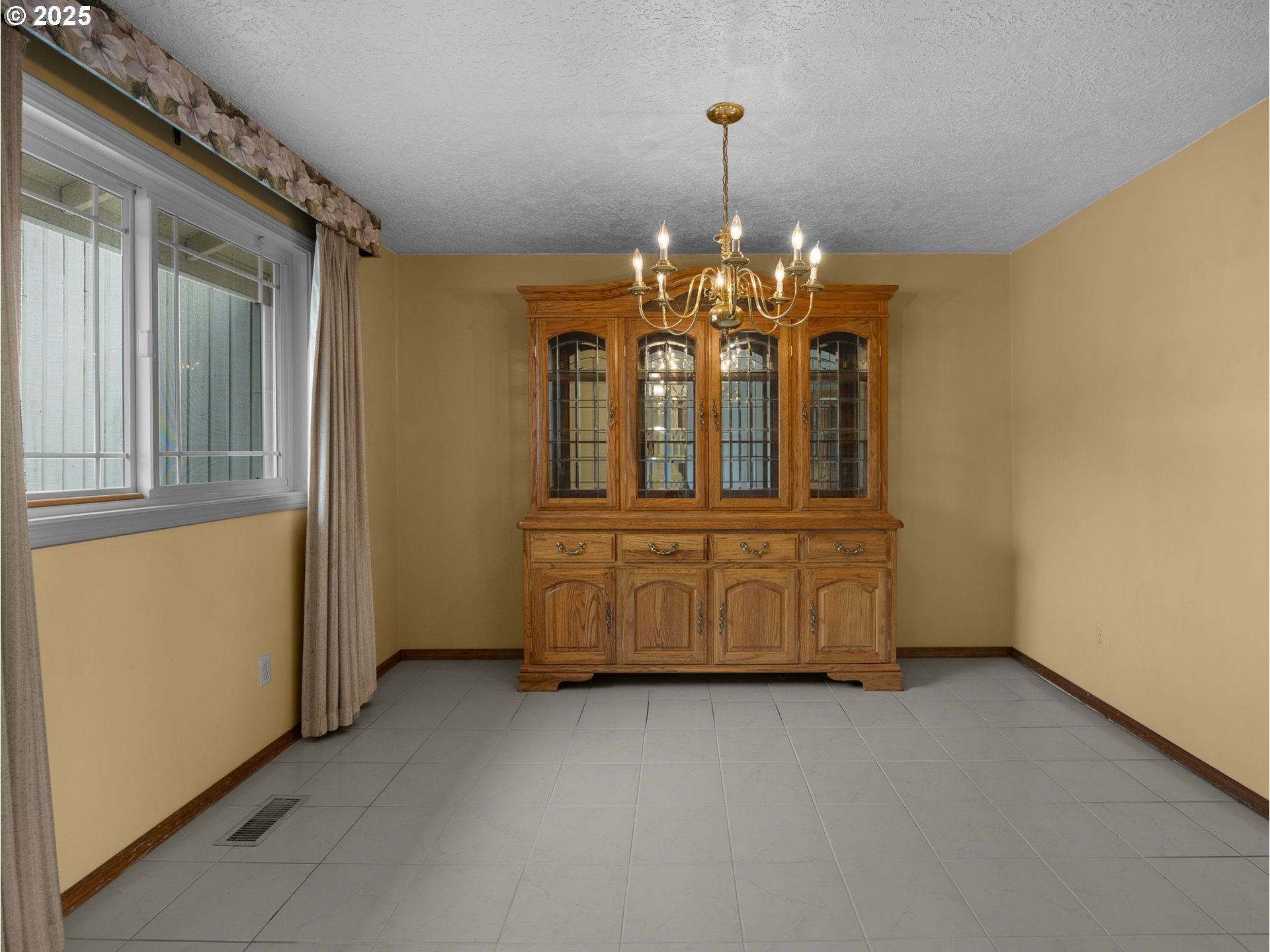 462 NE 24TH ST