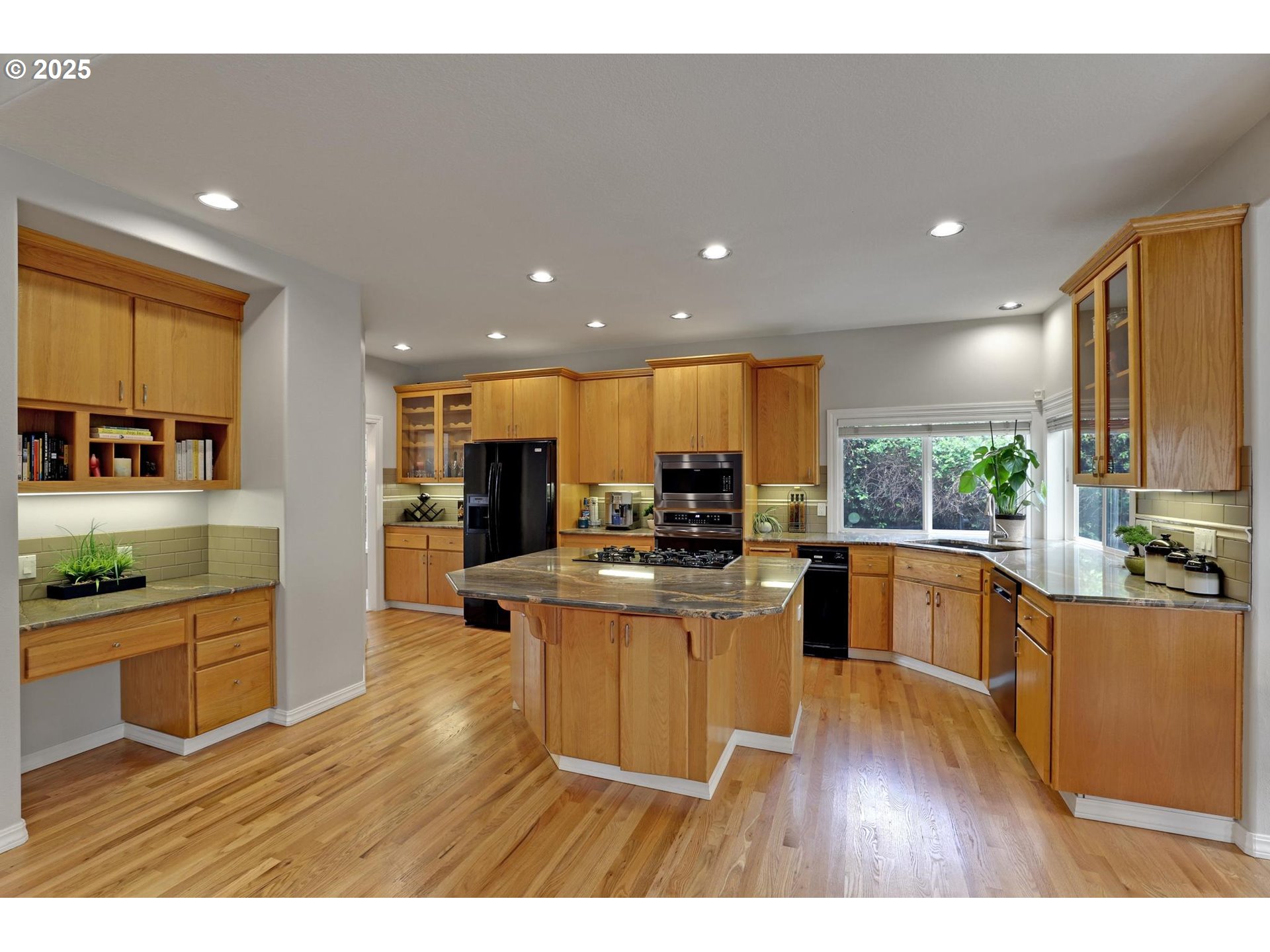 11110 NW MONTREUX LN