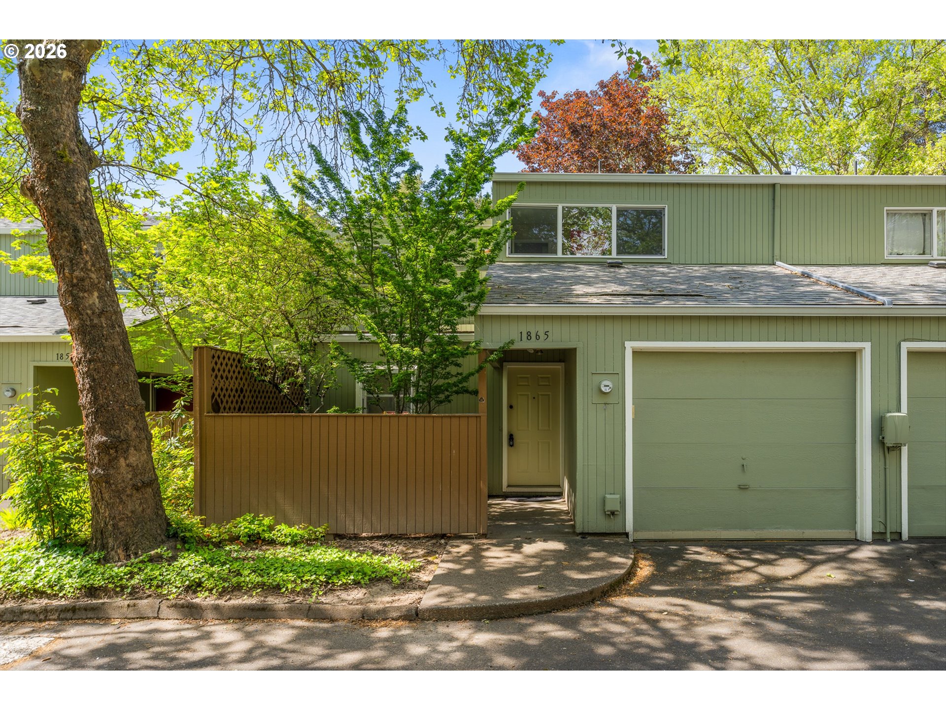 1865 NW ROLLING HILL DR