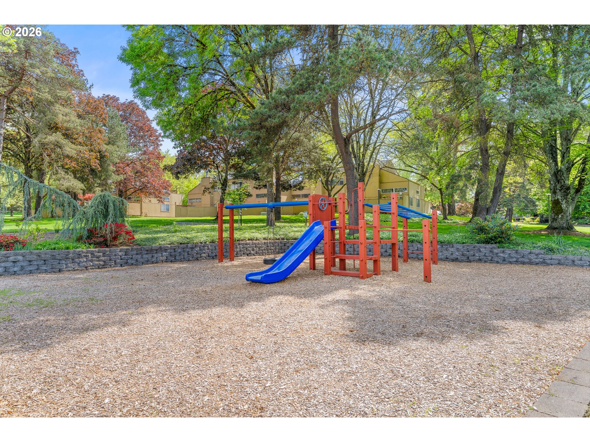 1865 NW ROLLING HILL DR
