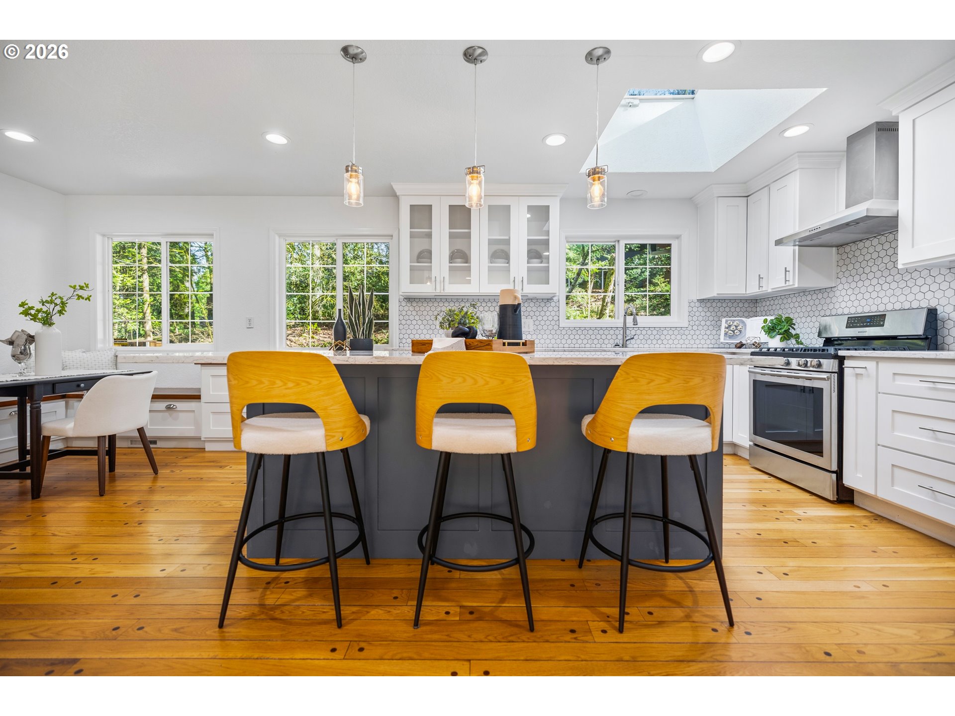 4937 SW HUMPHREY PARK RD