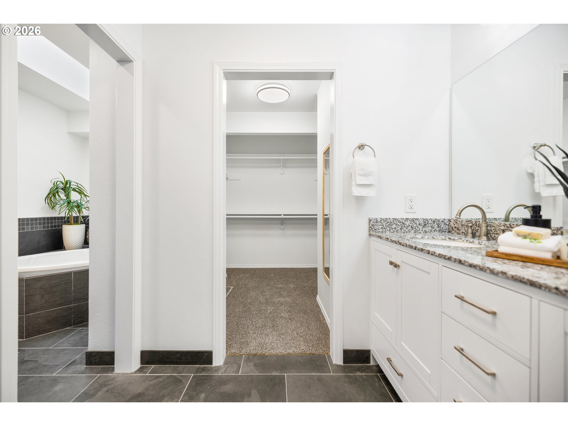 4937 SW HUMPHREY PARK RD