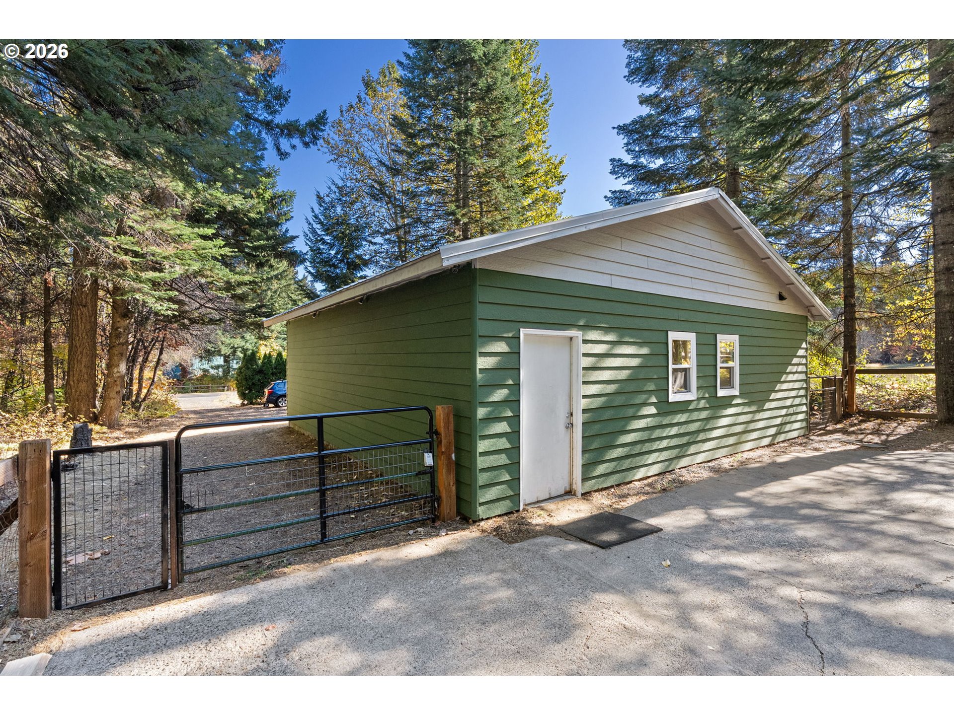 8520 CLEAR CREEK RD
