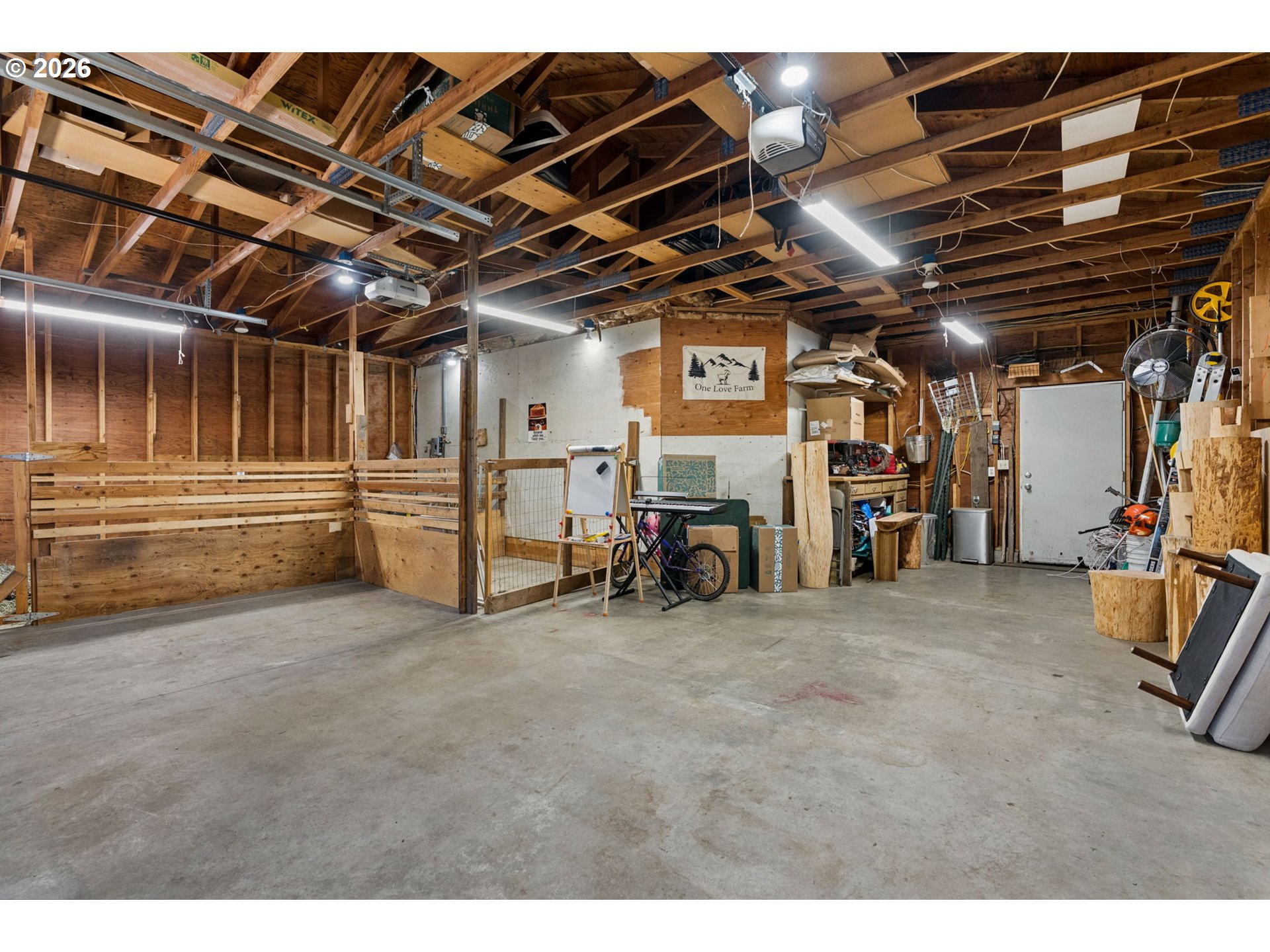 8520 CLEAR CREEK RD