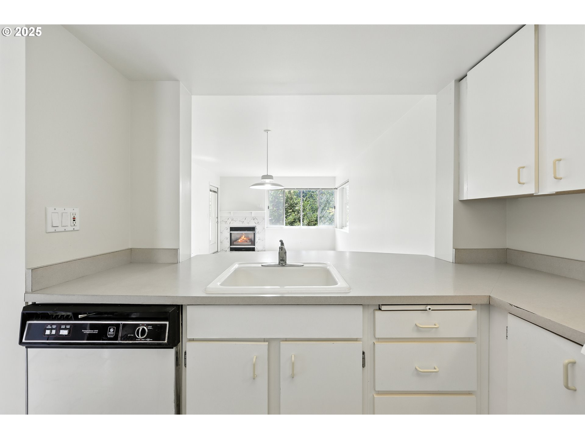 6685 W BURNSIDE ST 324