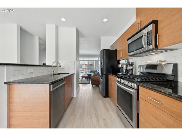 700 NW 118TH AVE 103