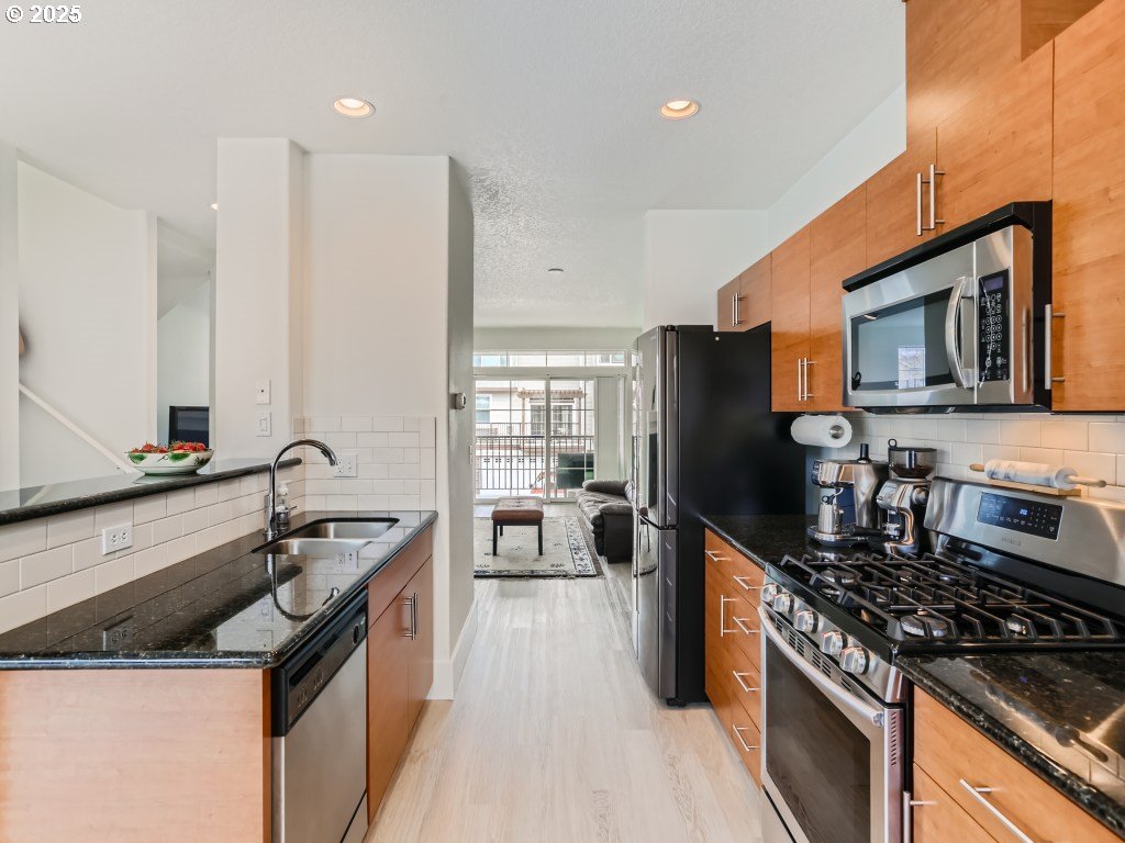 700 NW 118TH AVE 103