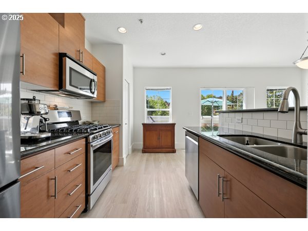 700 NW 118TH AVE 103