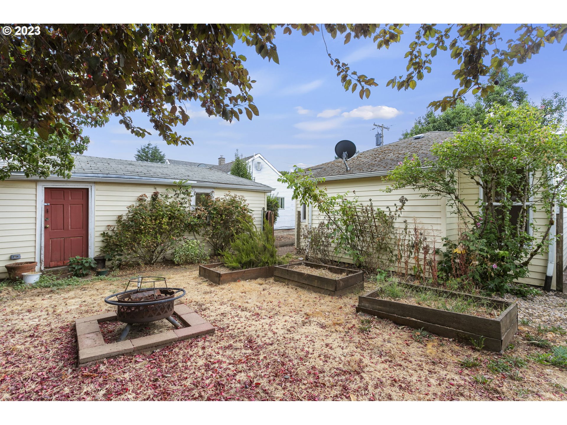 7645 SE HENDERSON ST