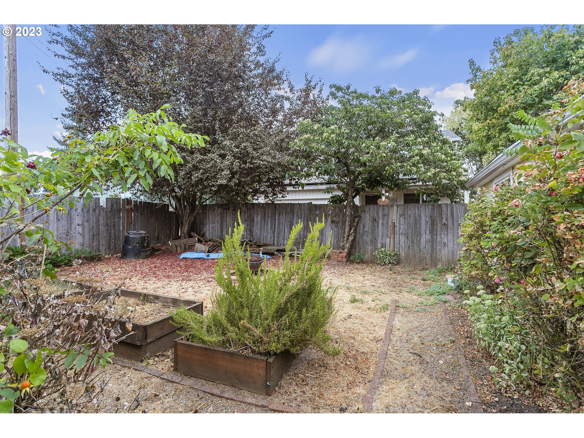 7645 SE HENDERSON ST