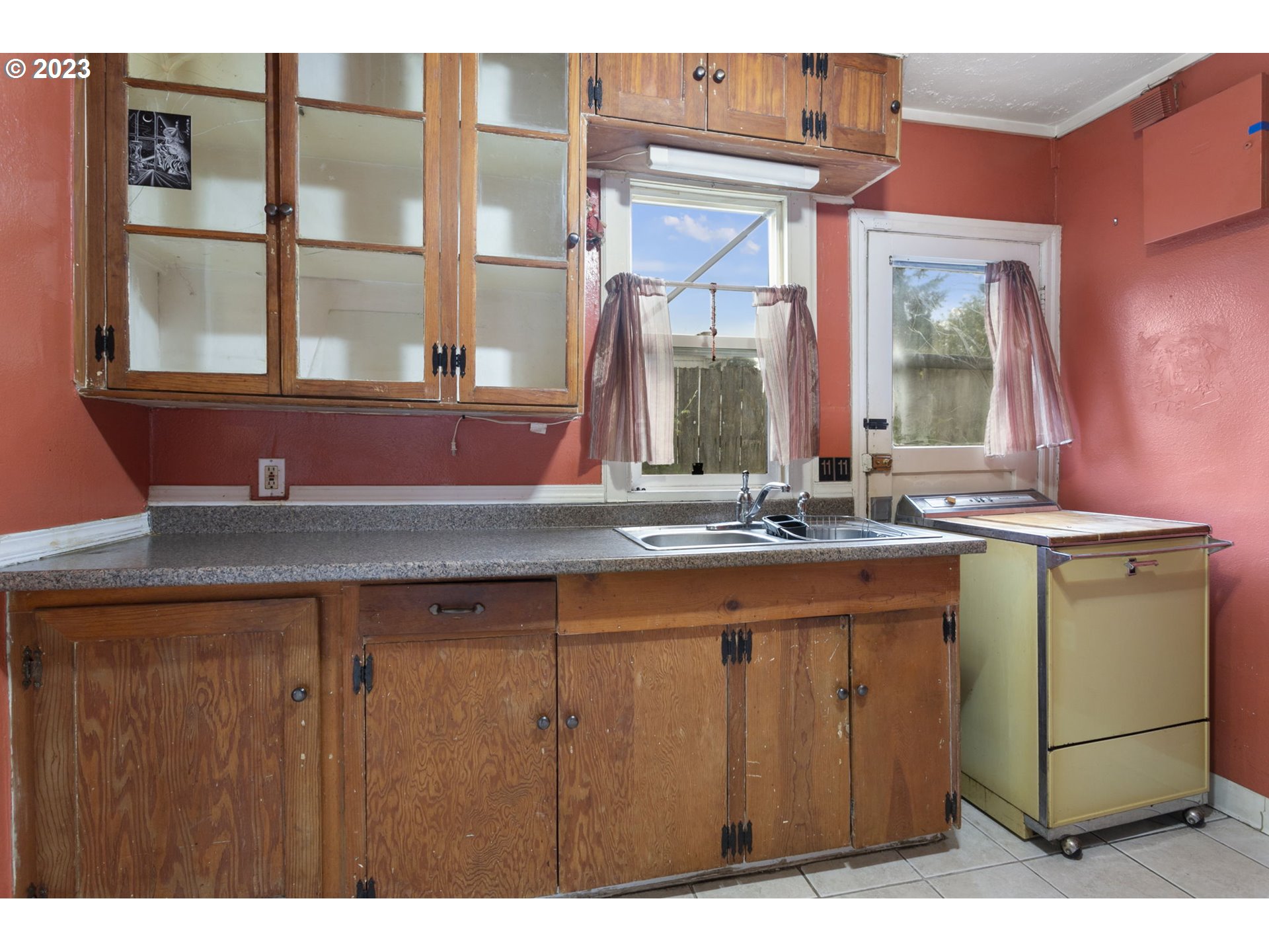 7645 SE HENDERSON ST