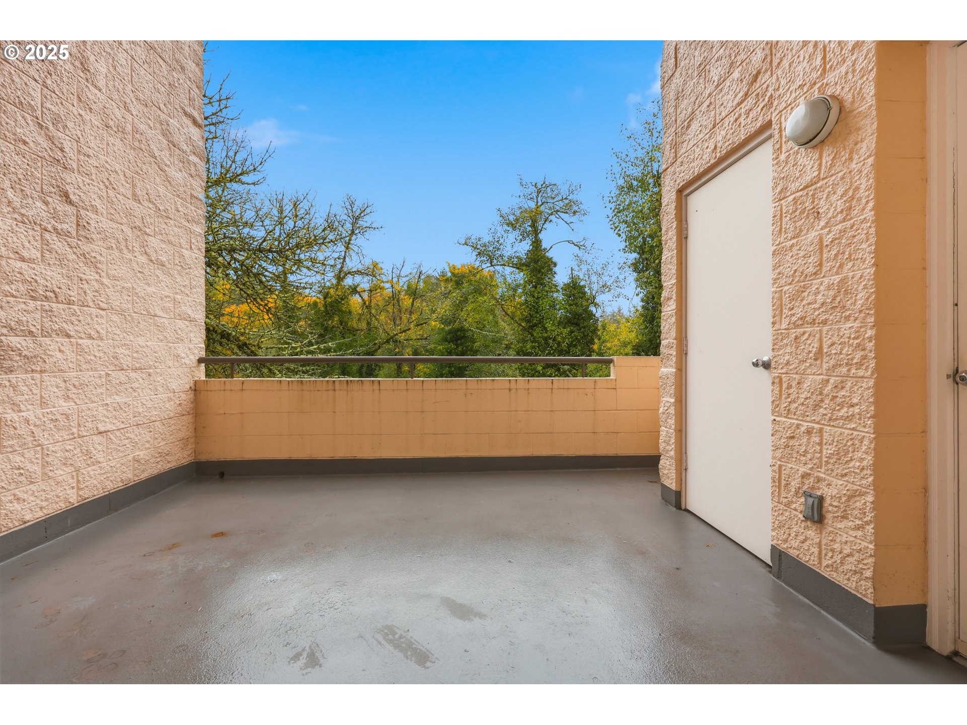 6625 W BURNSIDE ST 250