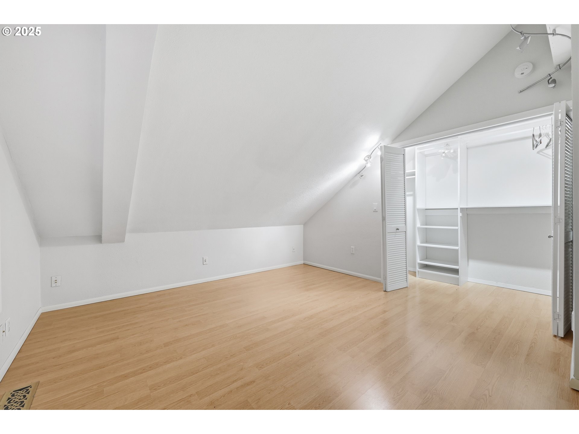 6625 W BURNSIDE ST 250