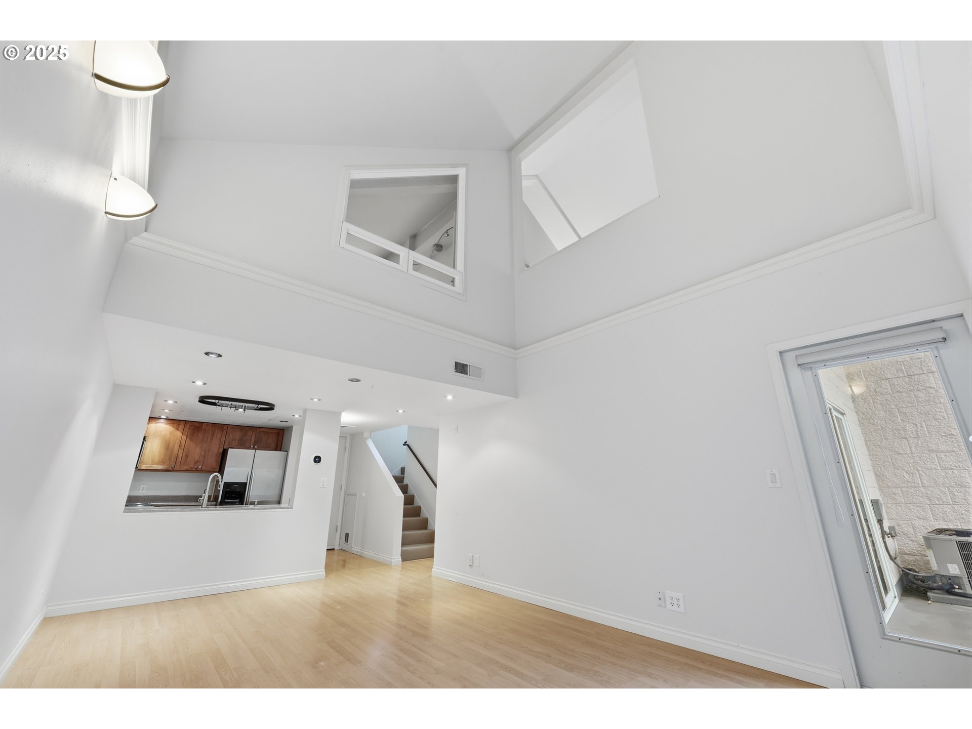 6625 W BURNSIDE ST 250