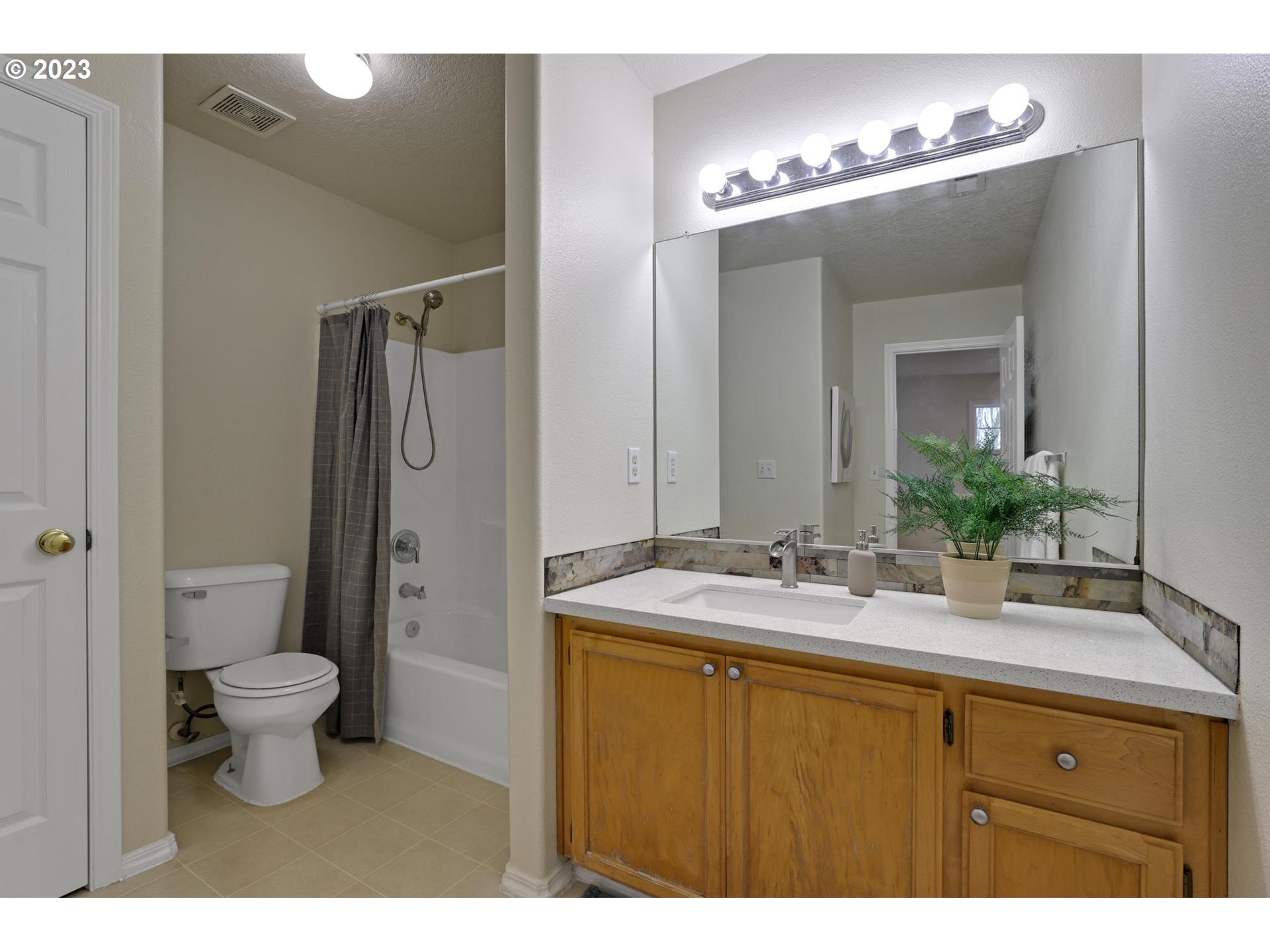 6408 NW STARFLOWER DR