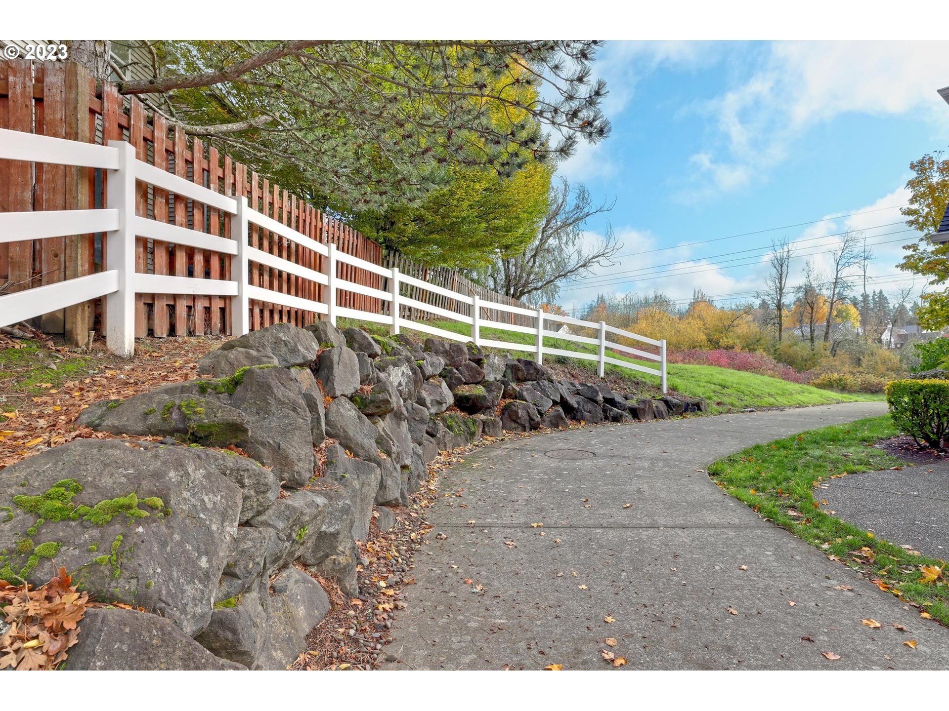 6408 NW STARFLOWER DR