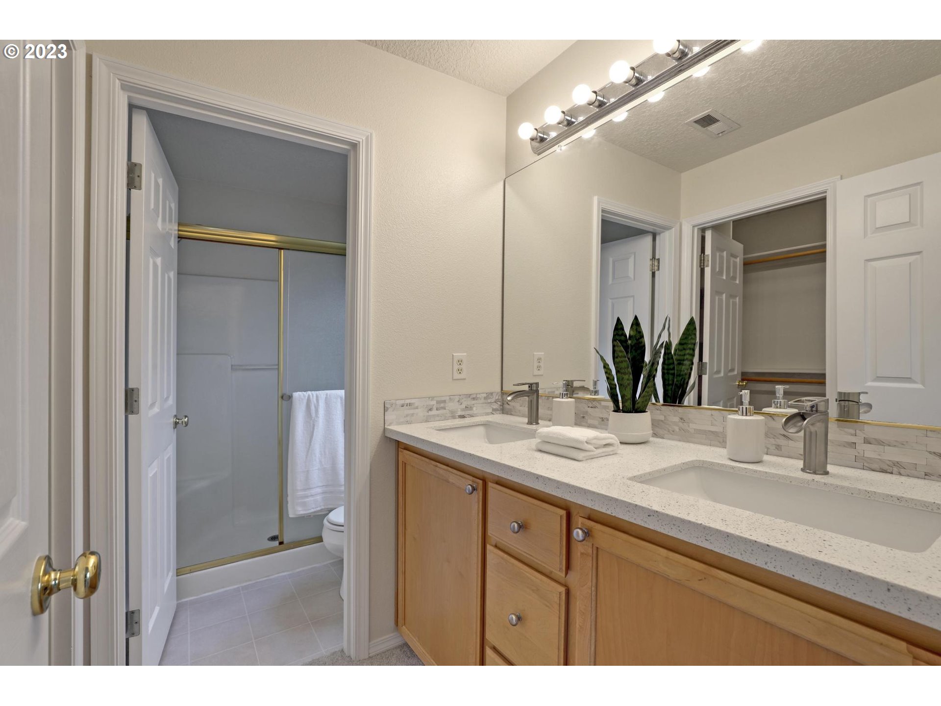 6408 NW STARFLOWER DR