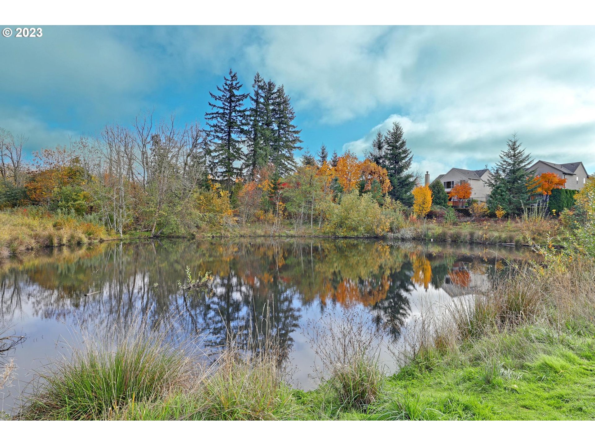 6408 NW STARFLOWER DR