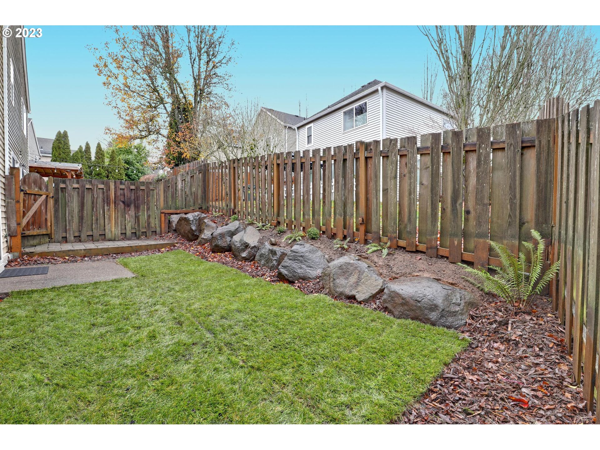 6408 NW STARFLOWER DR