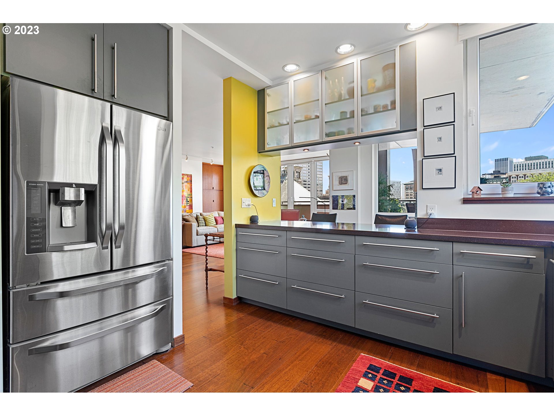 300 NW 8TH AVE 705-6