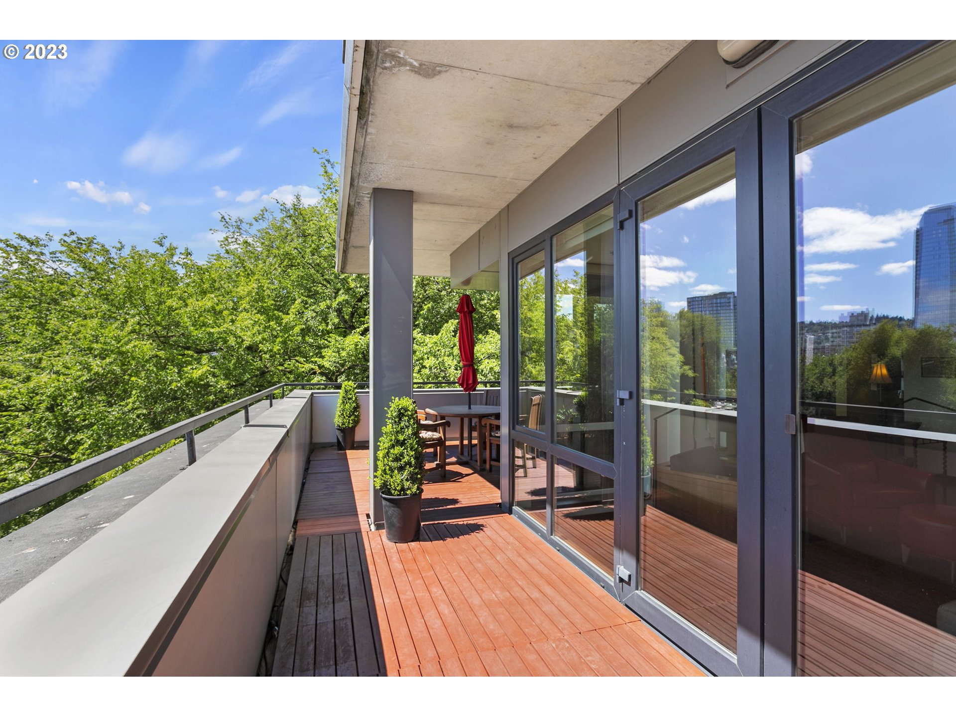 300 NW 8TH AVE 705-6