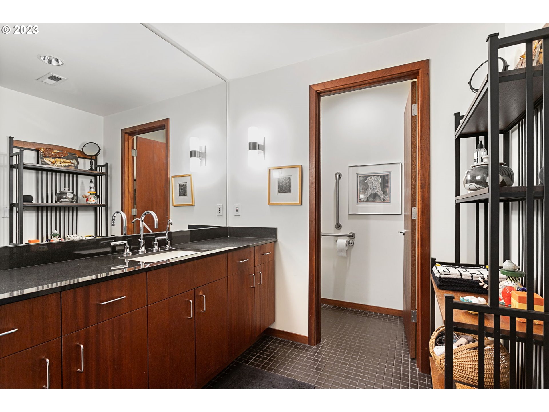 300 NW 8TH AVE 705-6