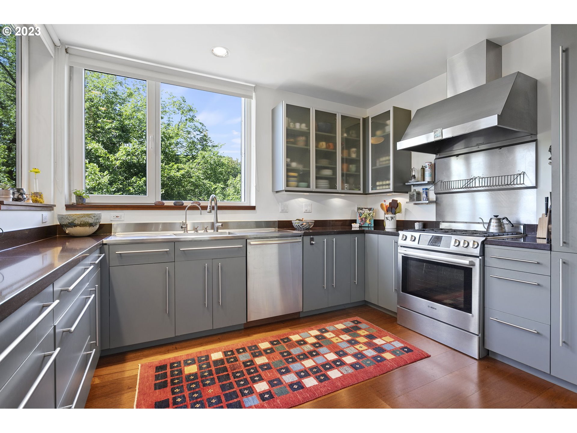 300 NW 8TH AVE 705-6