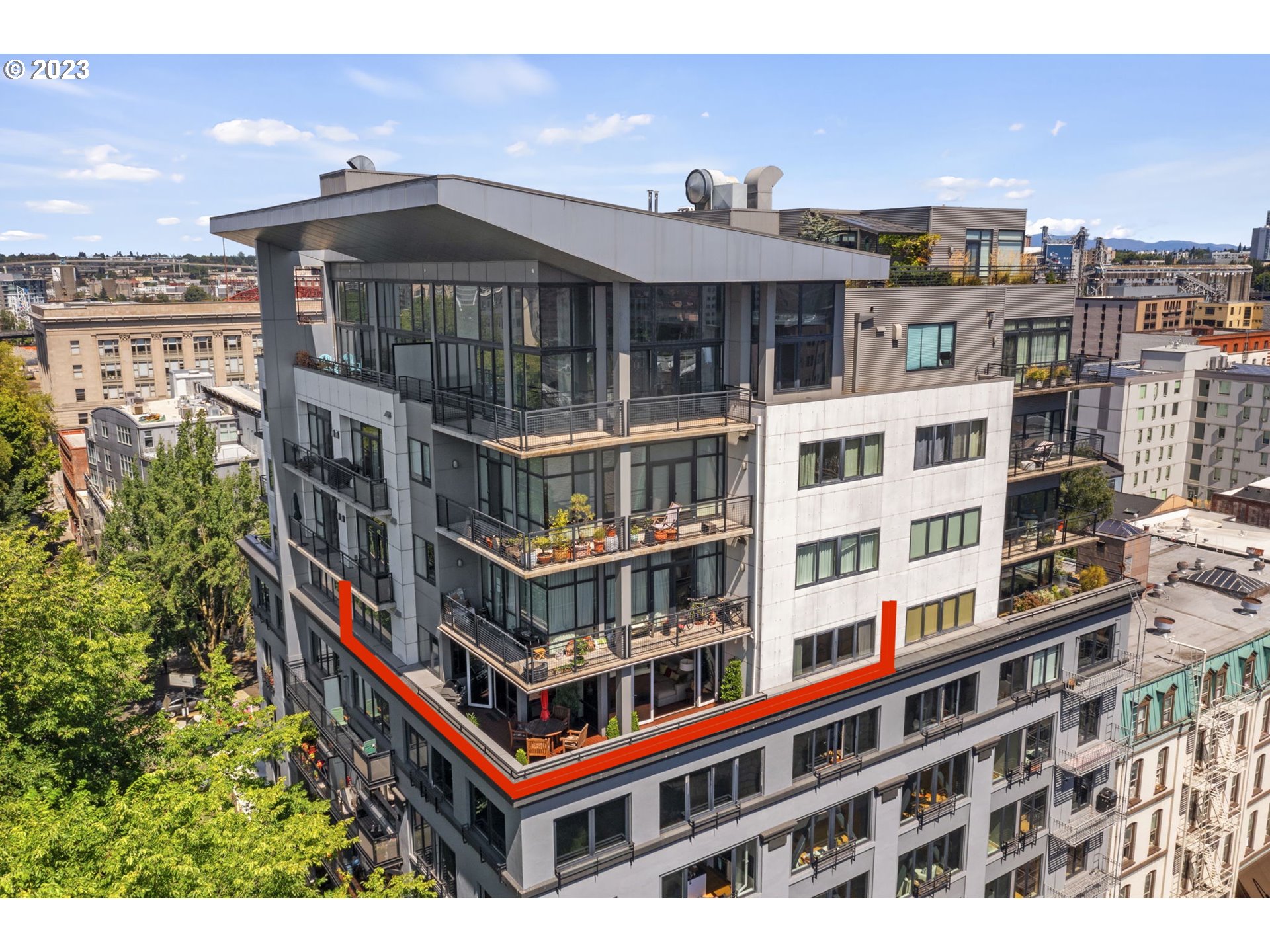 300 NW 8TH AVE 705-6