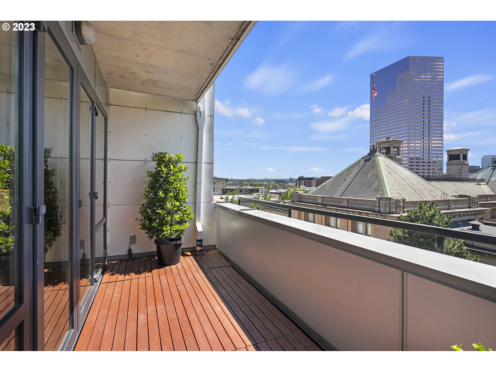 300 NW 8TH AVE 705-6