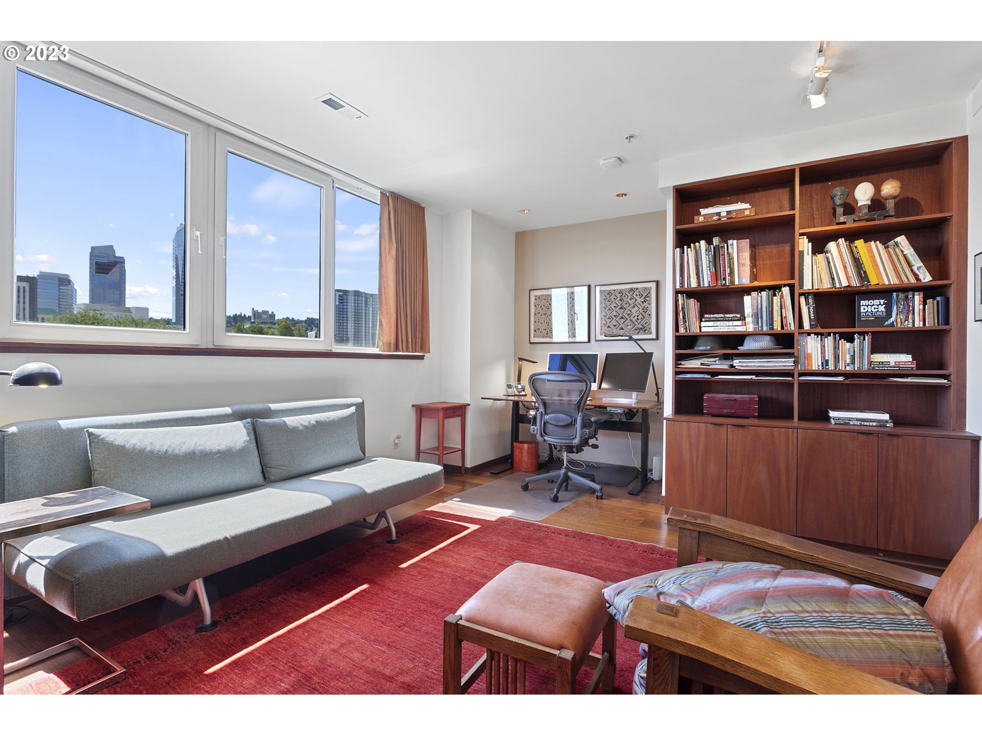 300 NW 8TH AVE 705-6