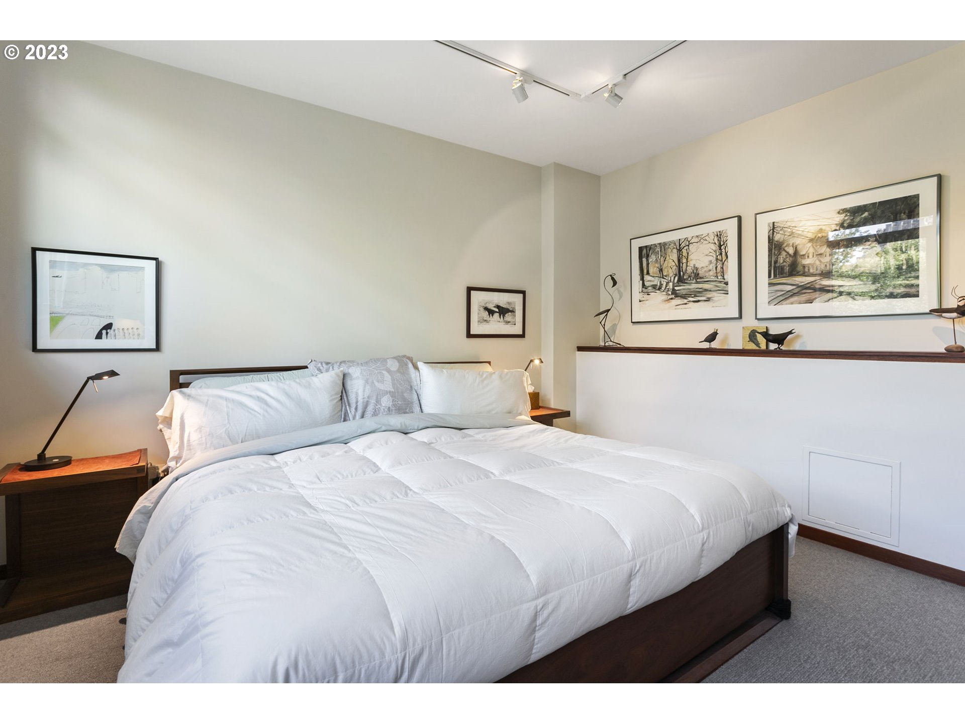 300 NW 8TH AVE 705-6