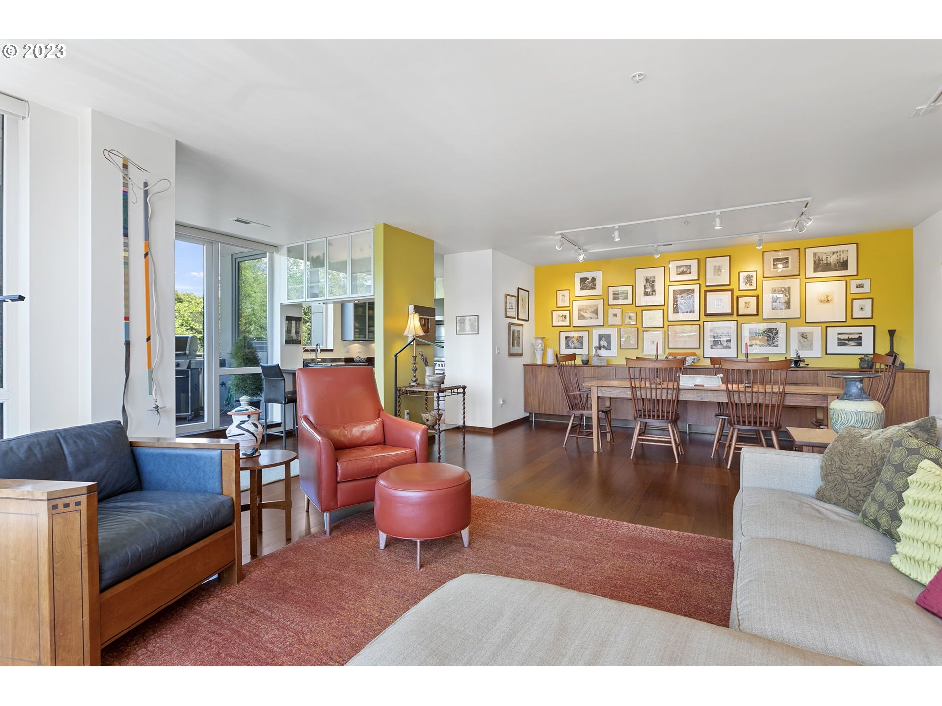 300 NW 8TH AVE 705-6