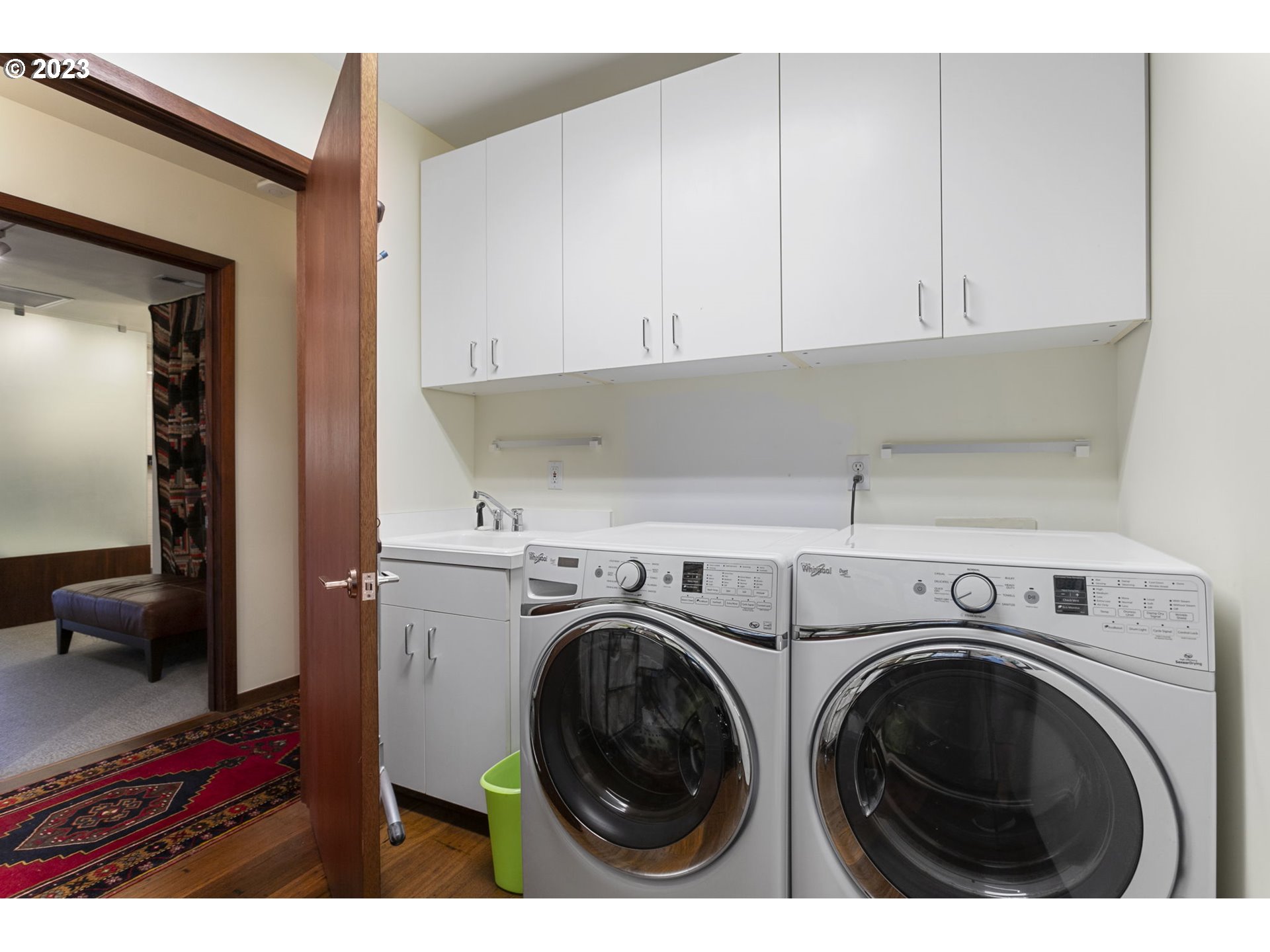 300 NW 8TH AVE 705-6