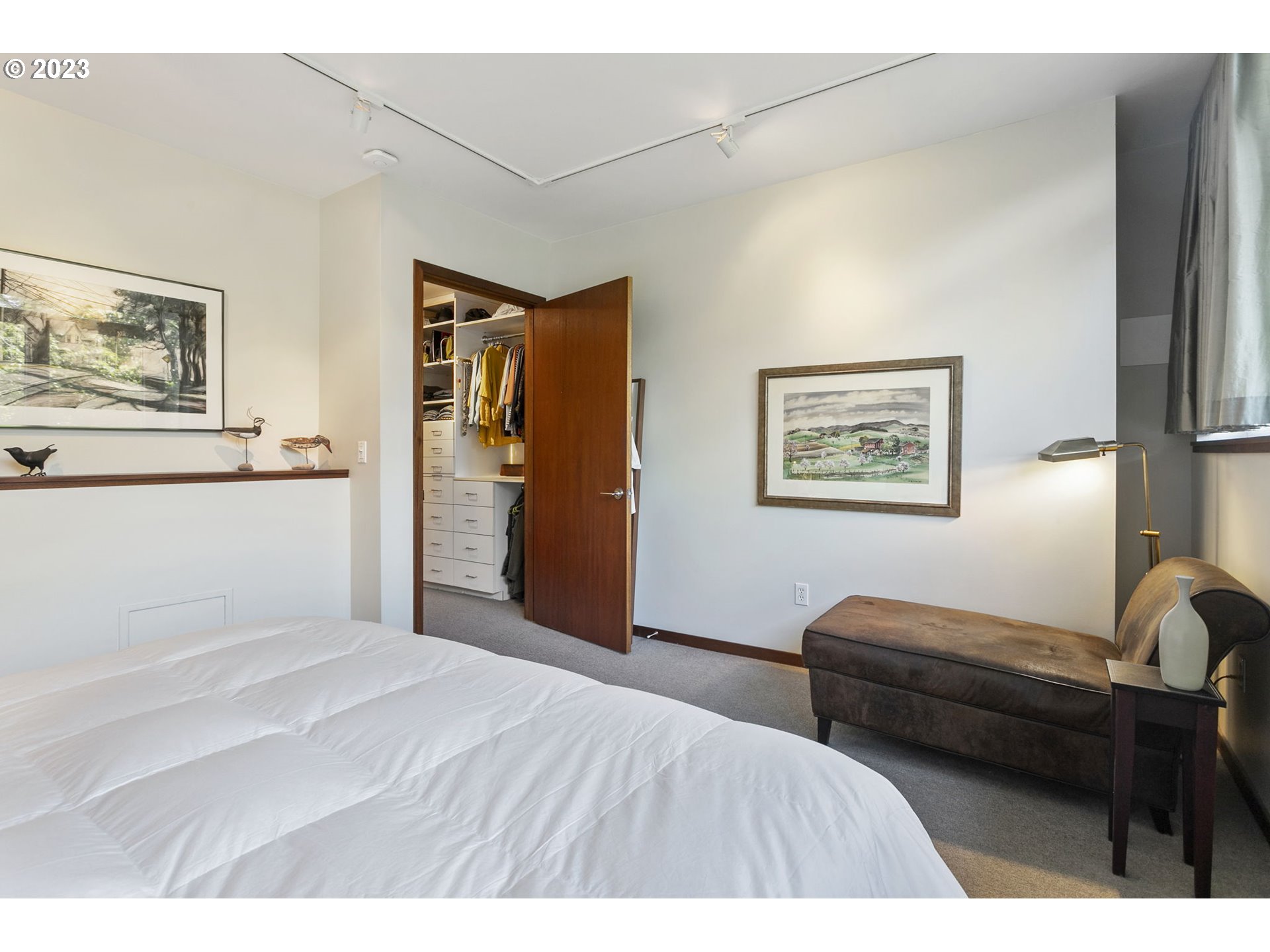 300 NW 8TH AVE 705-6