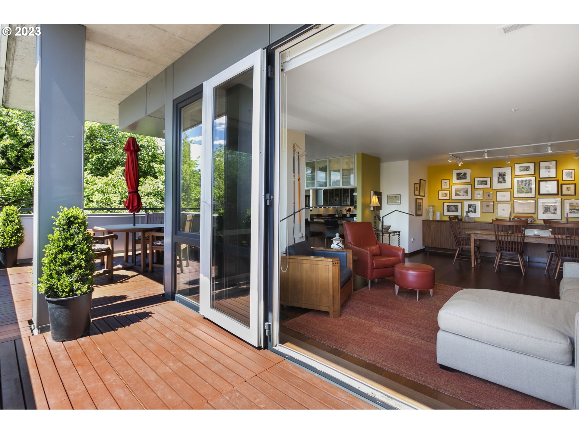 300 NW 8TH AVE 705-6