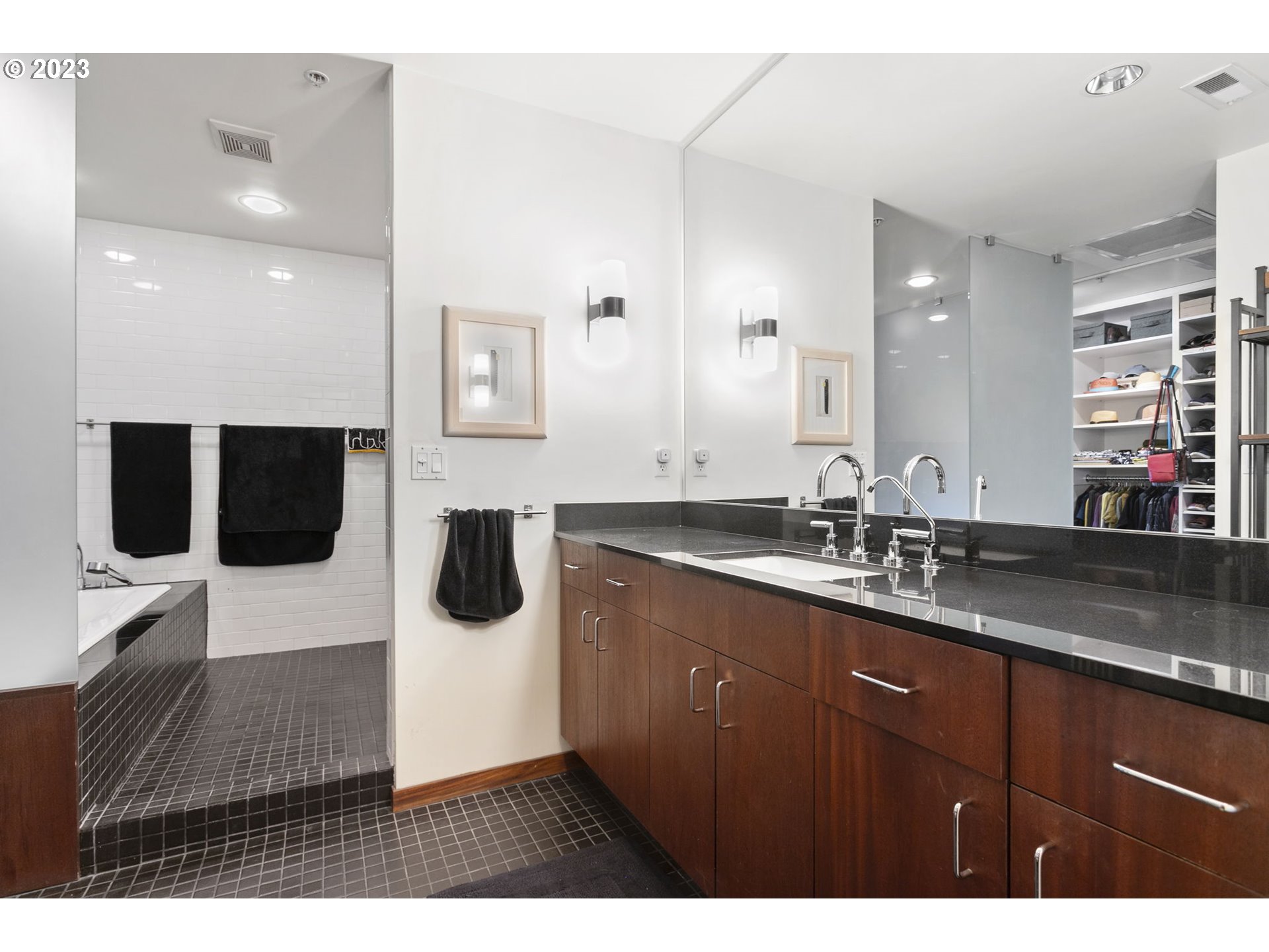 300 NW 8TH AVE 705-6