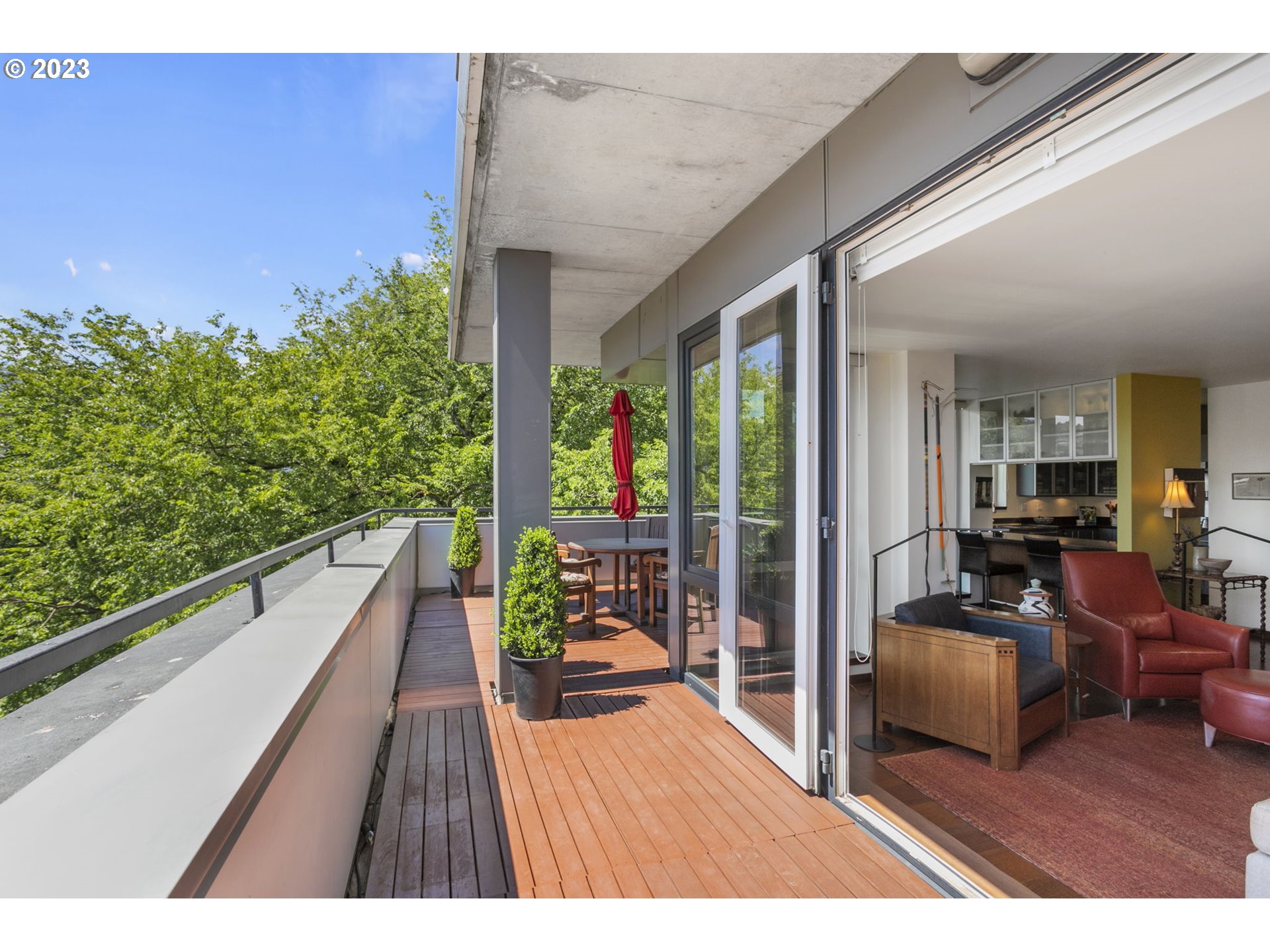 300 NW 8TH AVE 705-6