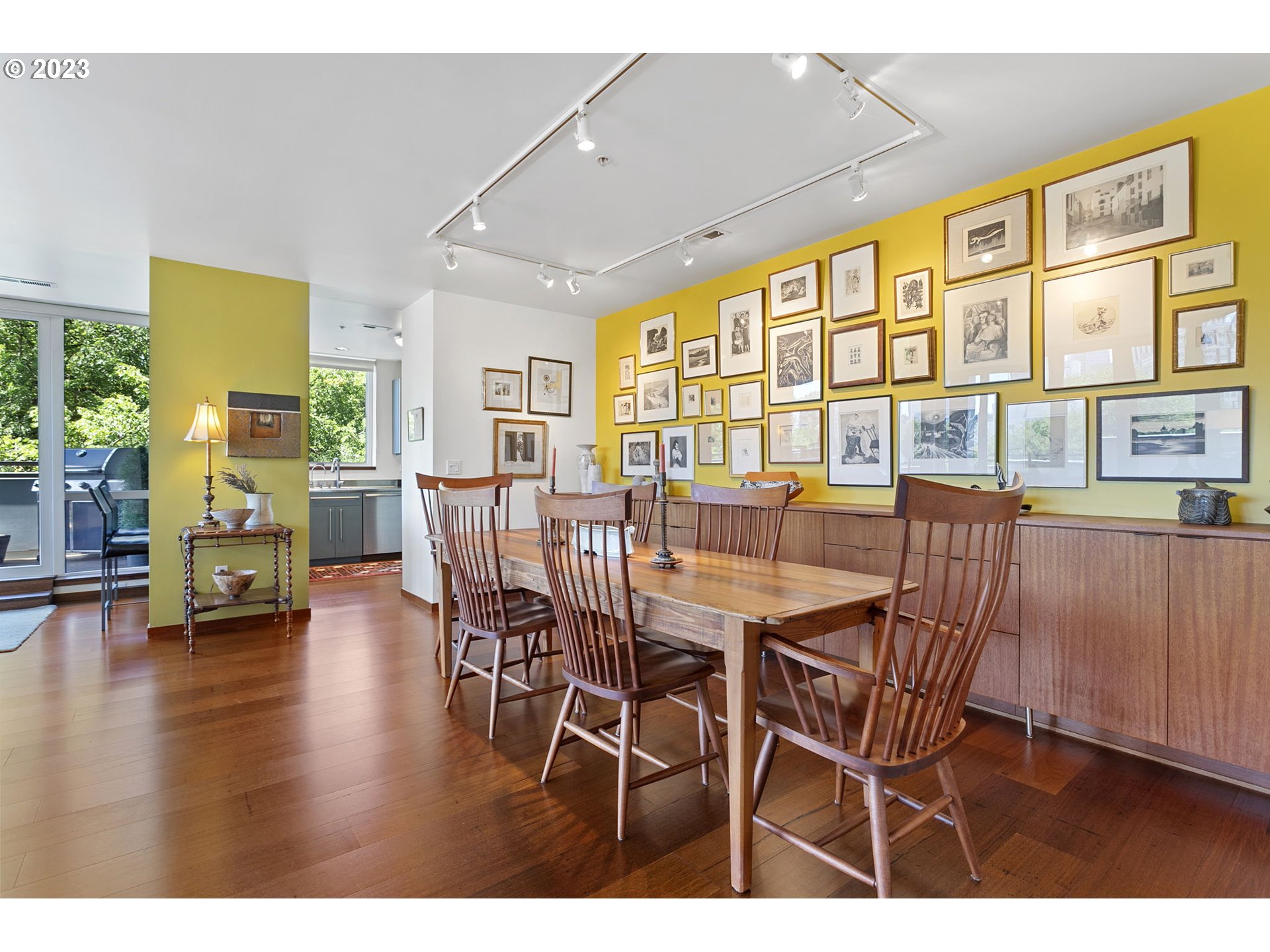 300 NW 8TH AVE 705-6