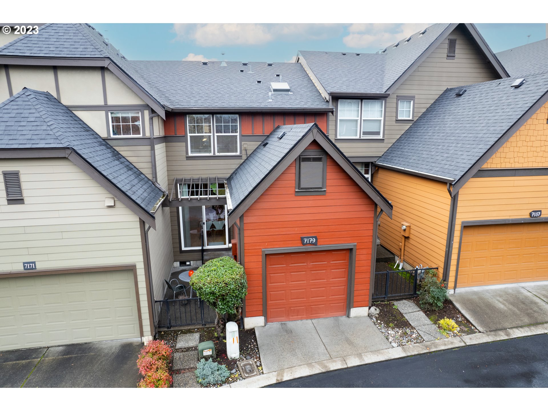 7179 NE STONEWATER ST