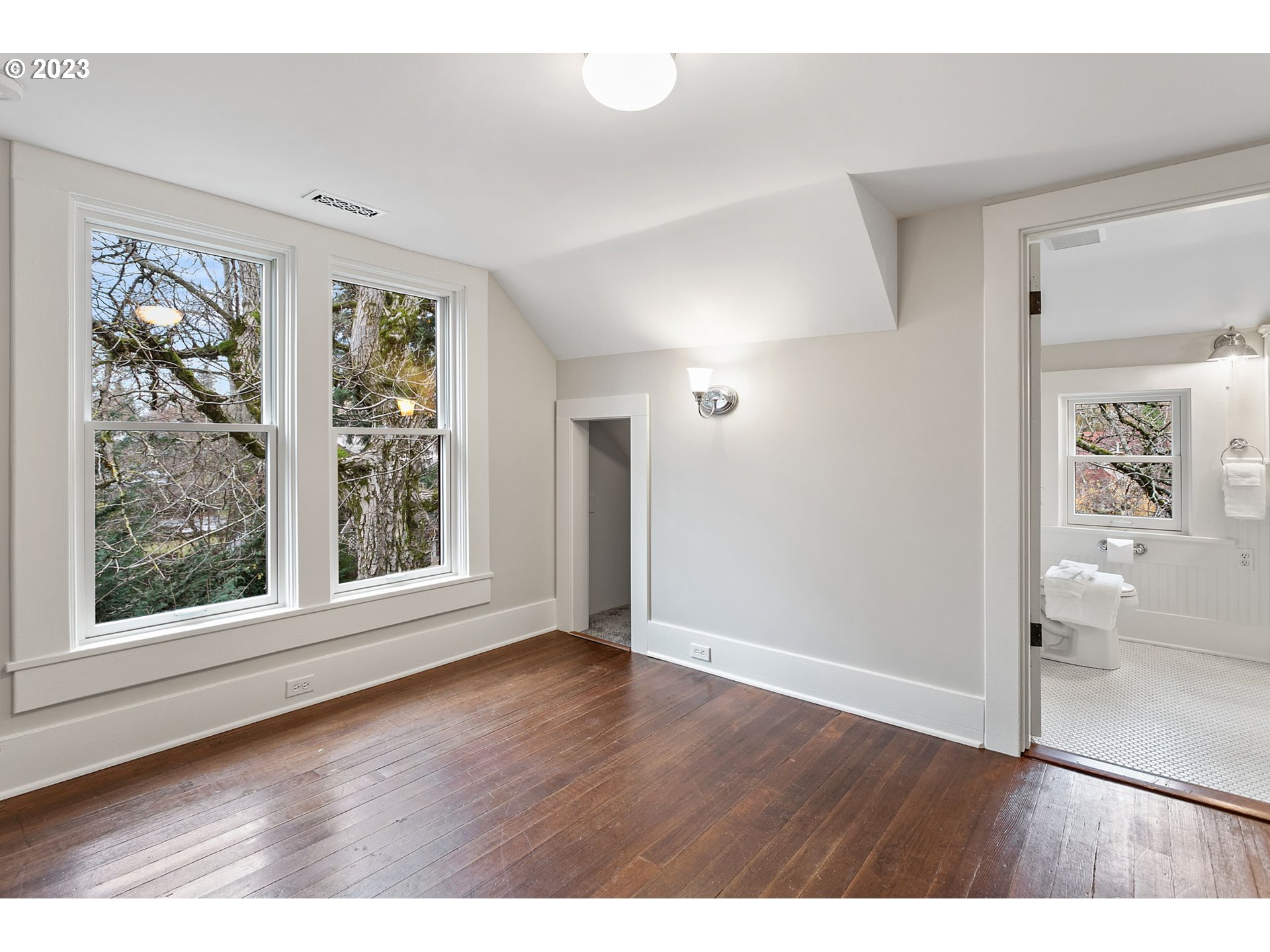 4340 SE JOHNSON CREEK BLVD